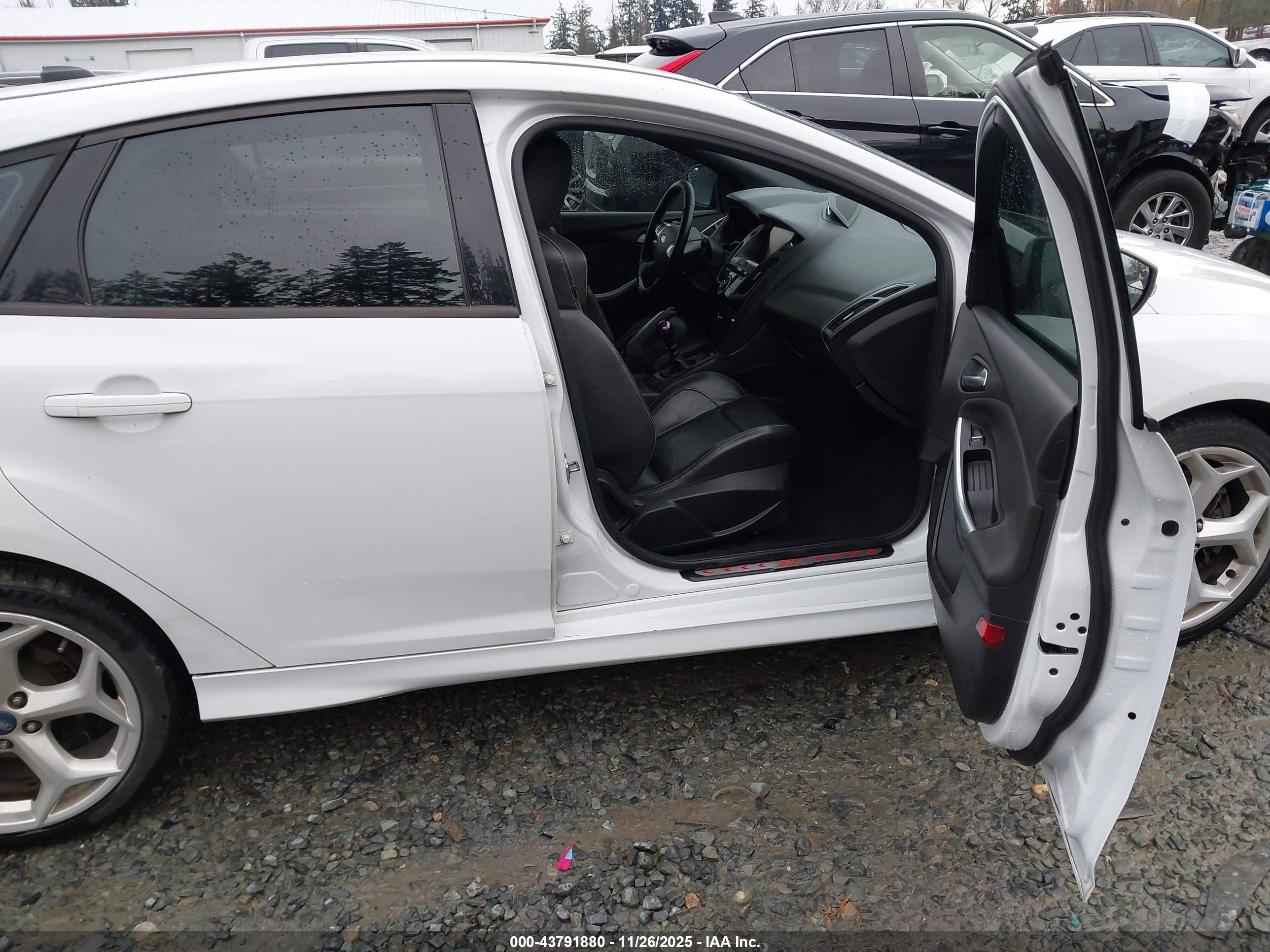 FORD FOCUS image 5