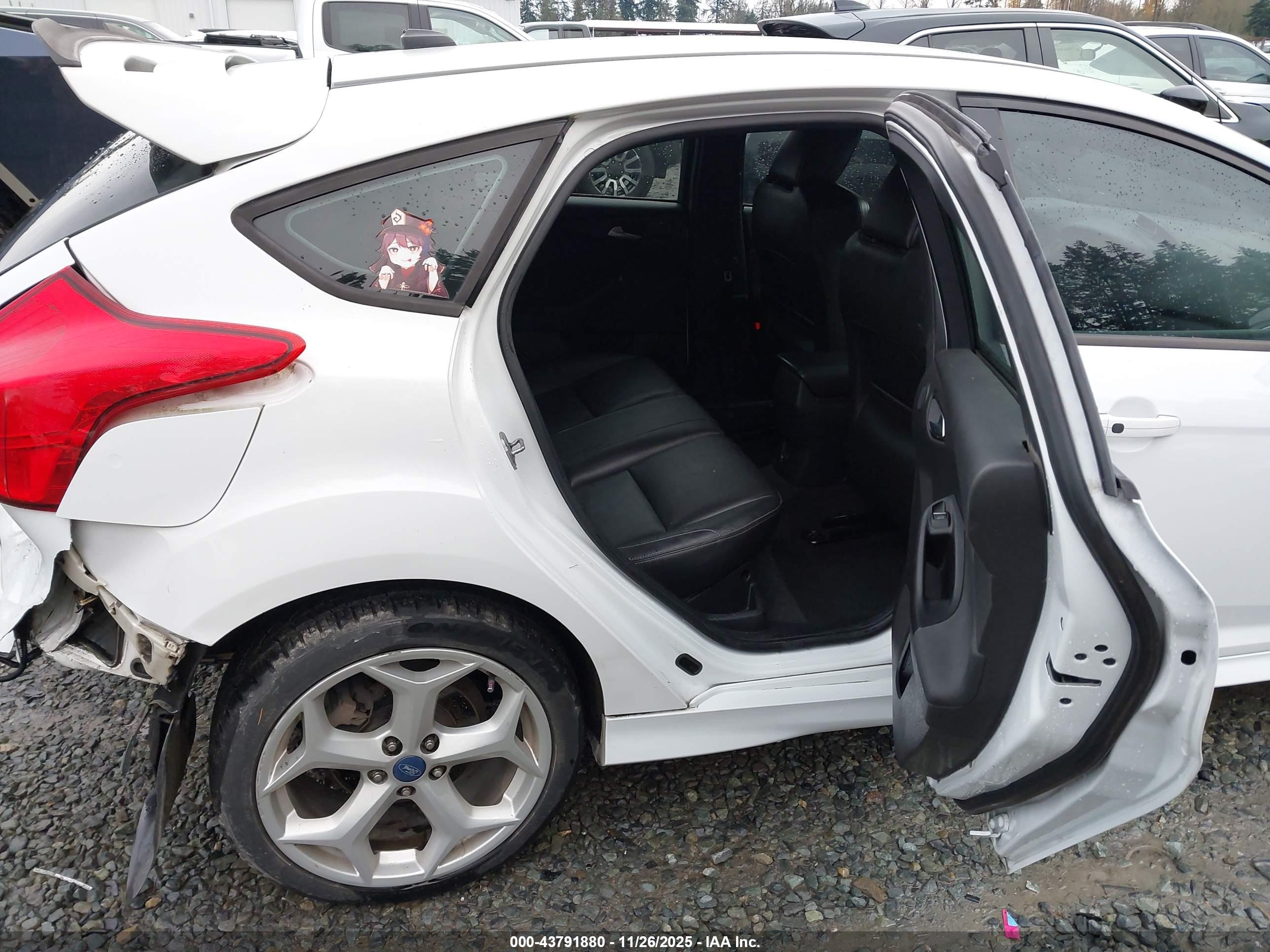 FORD FOCUS image 8