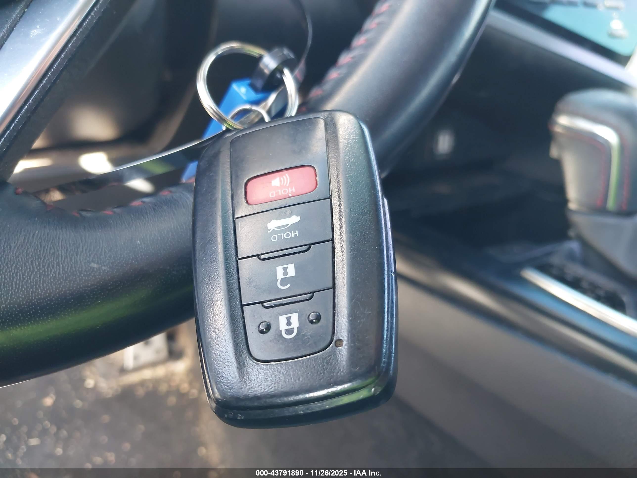 TOYOTA CAMRY image 11
