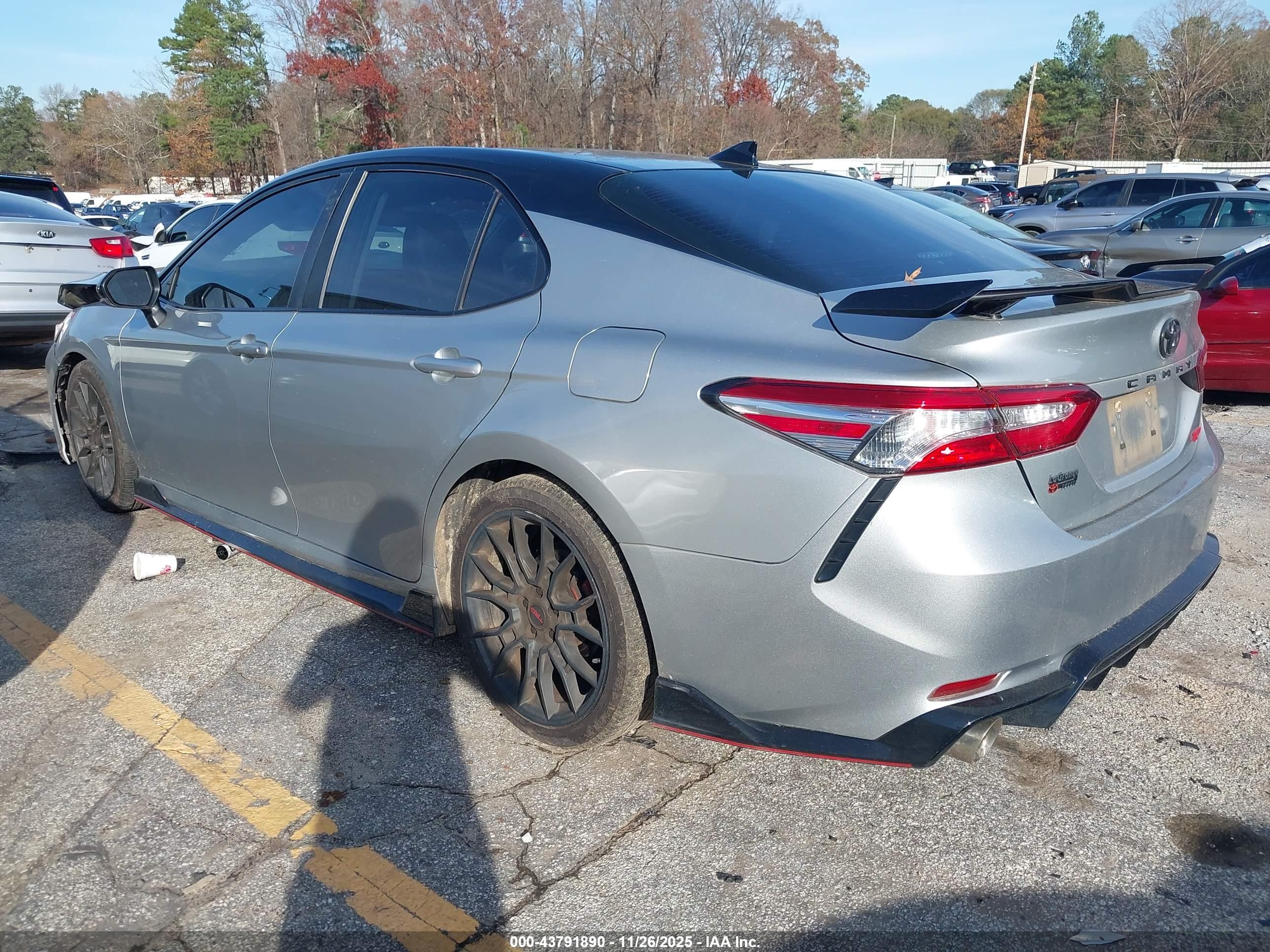TOYOTA CAMRY image 3
