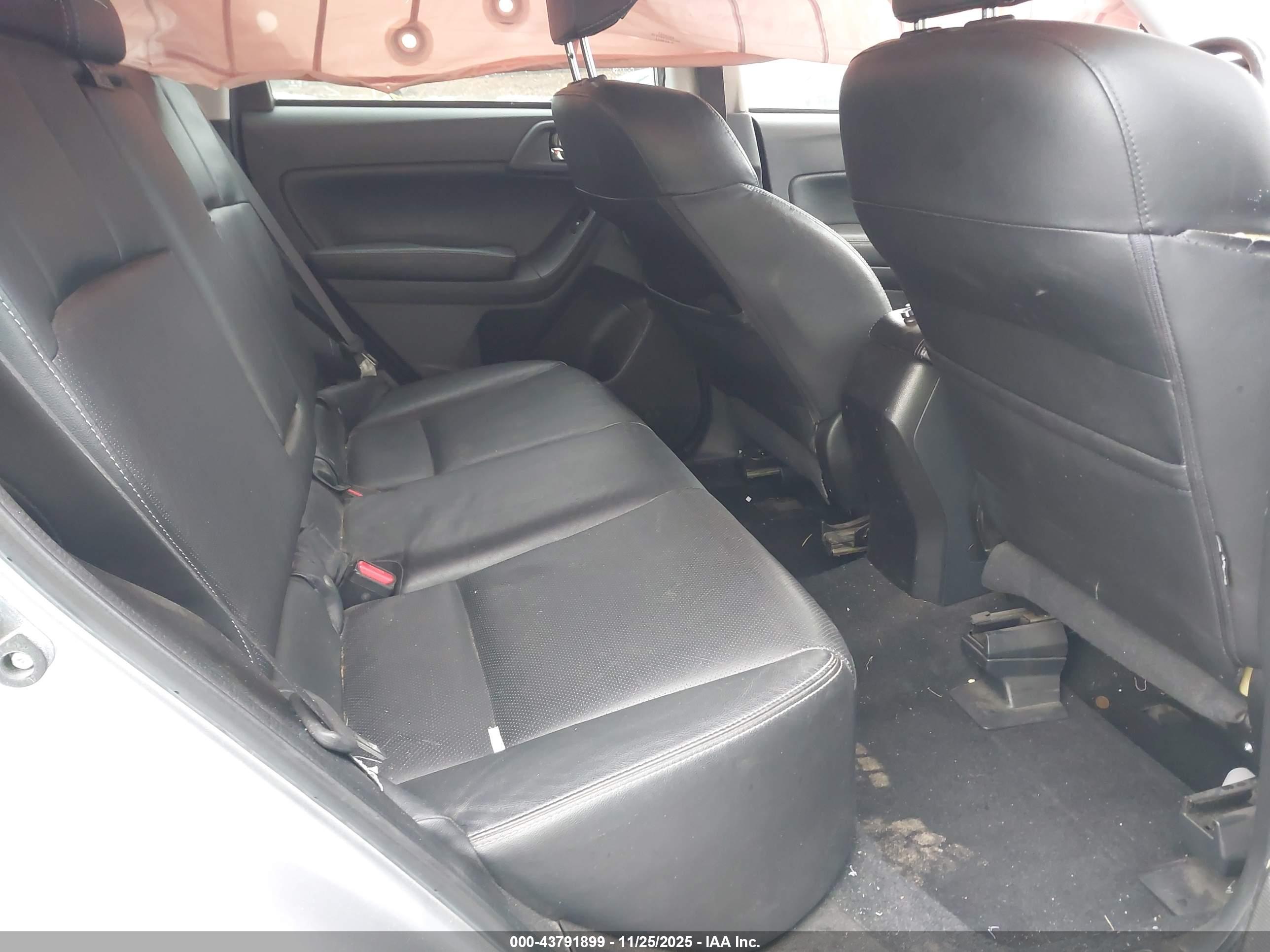 SUBARU FORESTER image 8