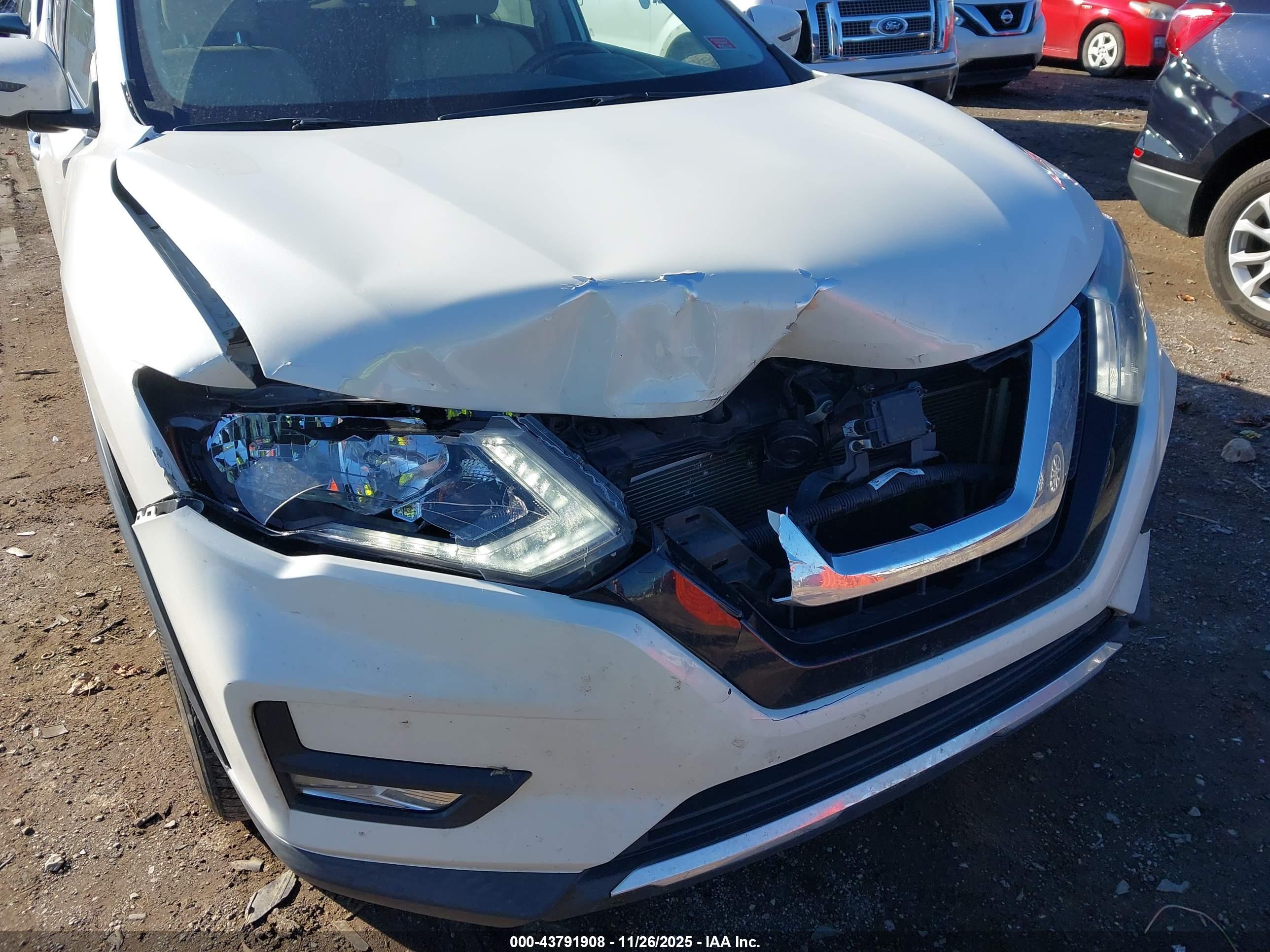 NISSAN ROGUE image 6