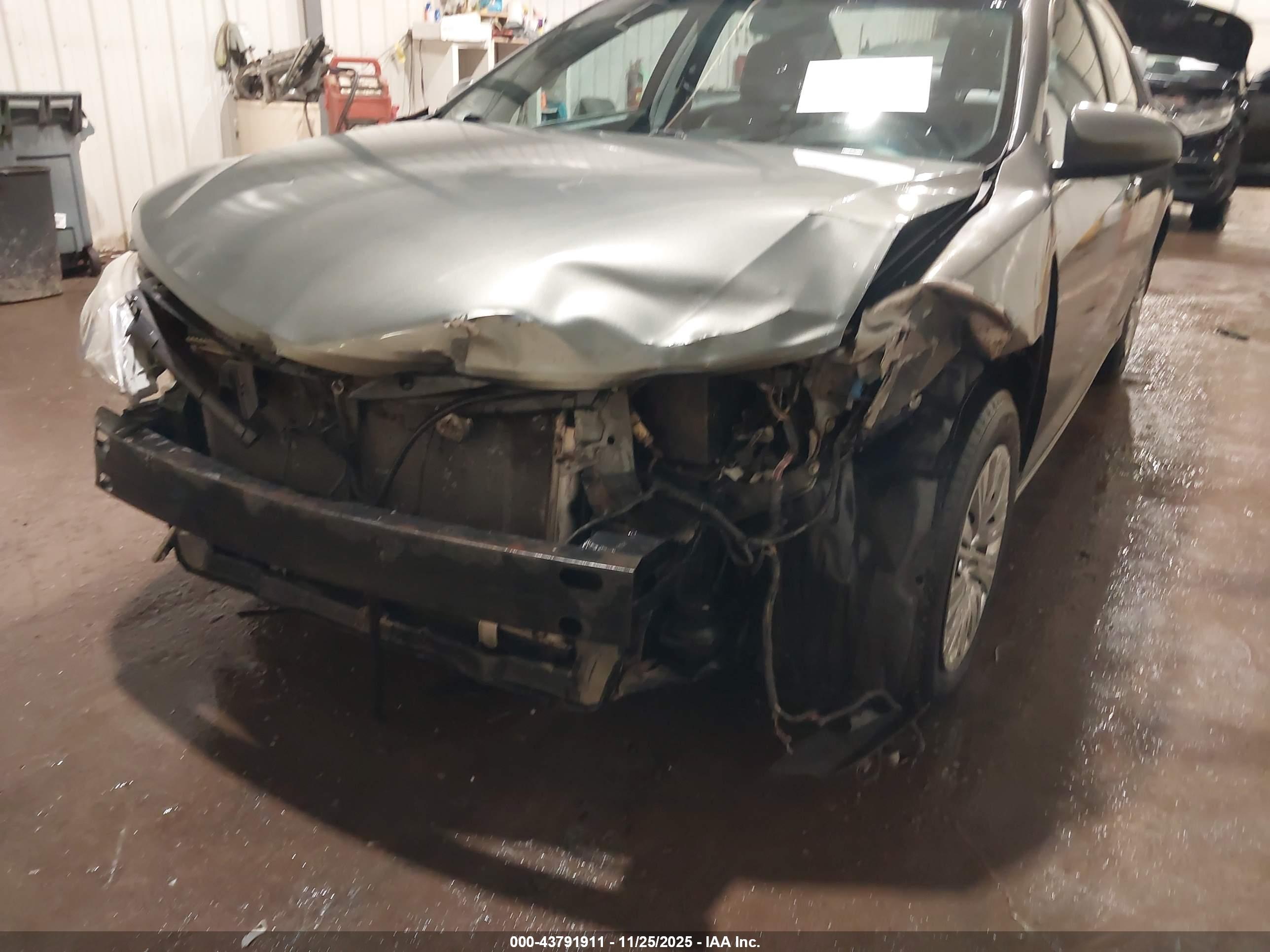 TOYOTA CAMRY image 6