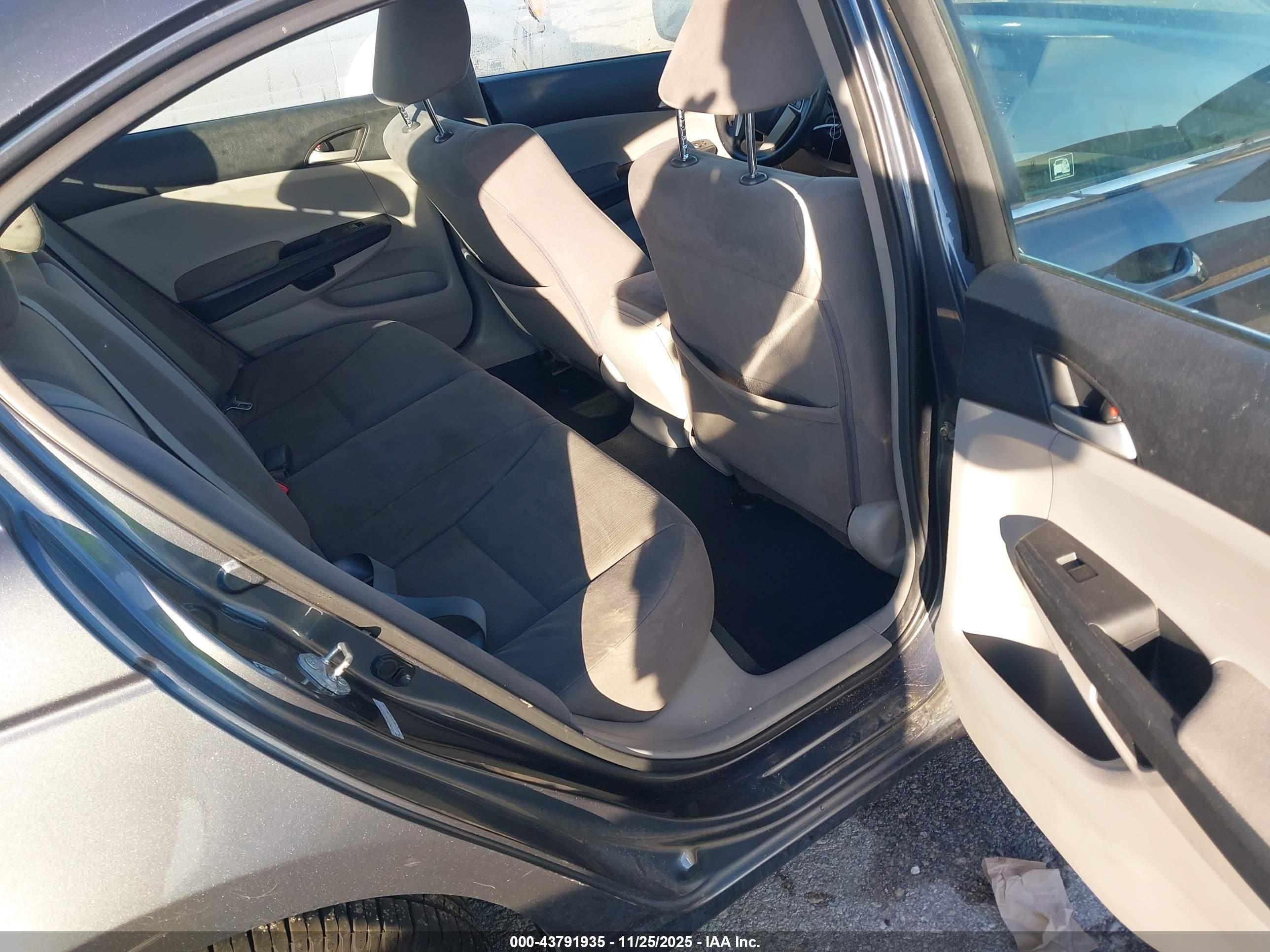 HONDA ACCORD image 8