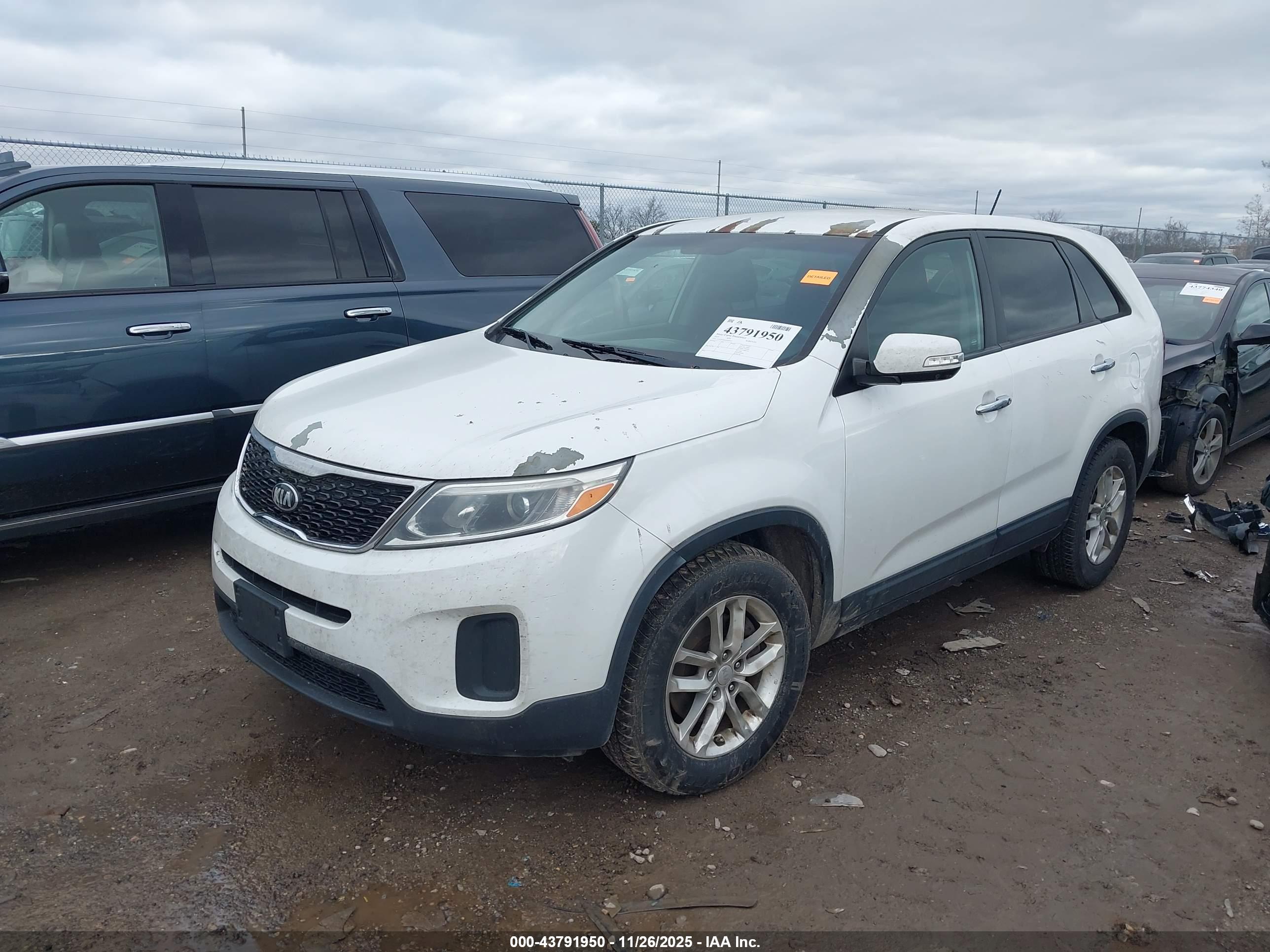 KIA SORENTO image 2