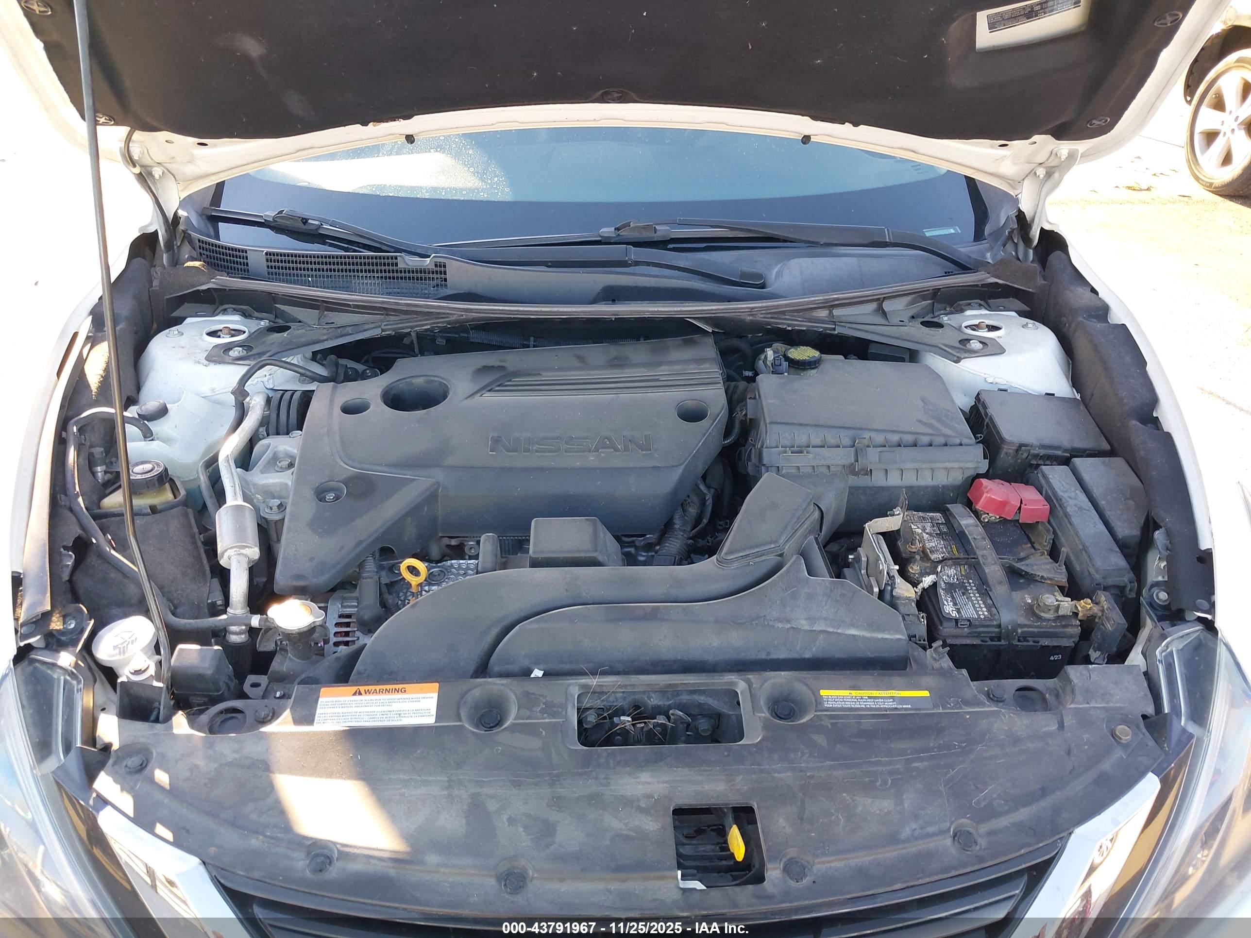 NISSAN ALTIMA image 10