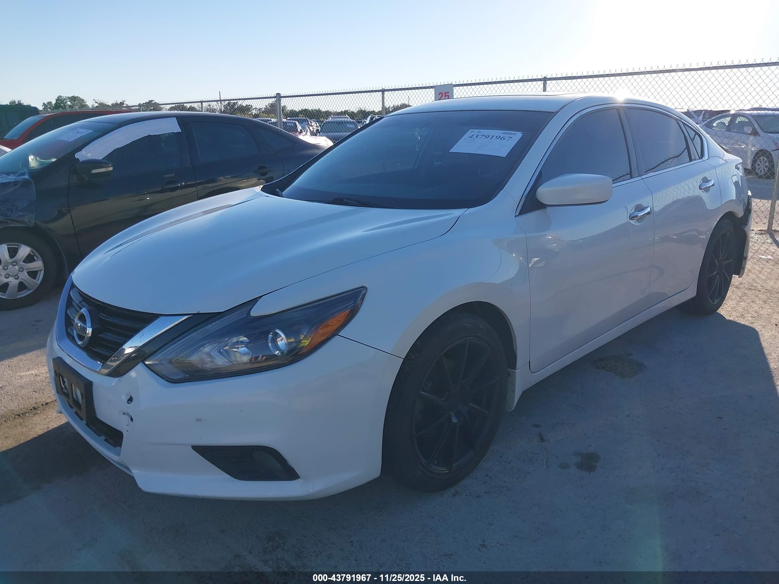 NISSAN ALTIMA image 2
