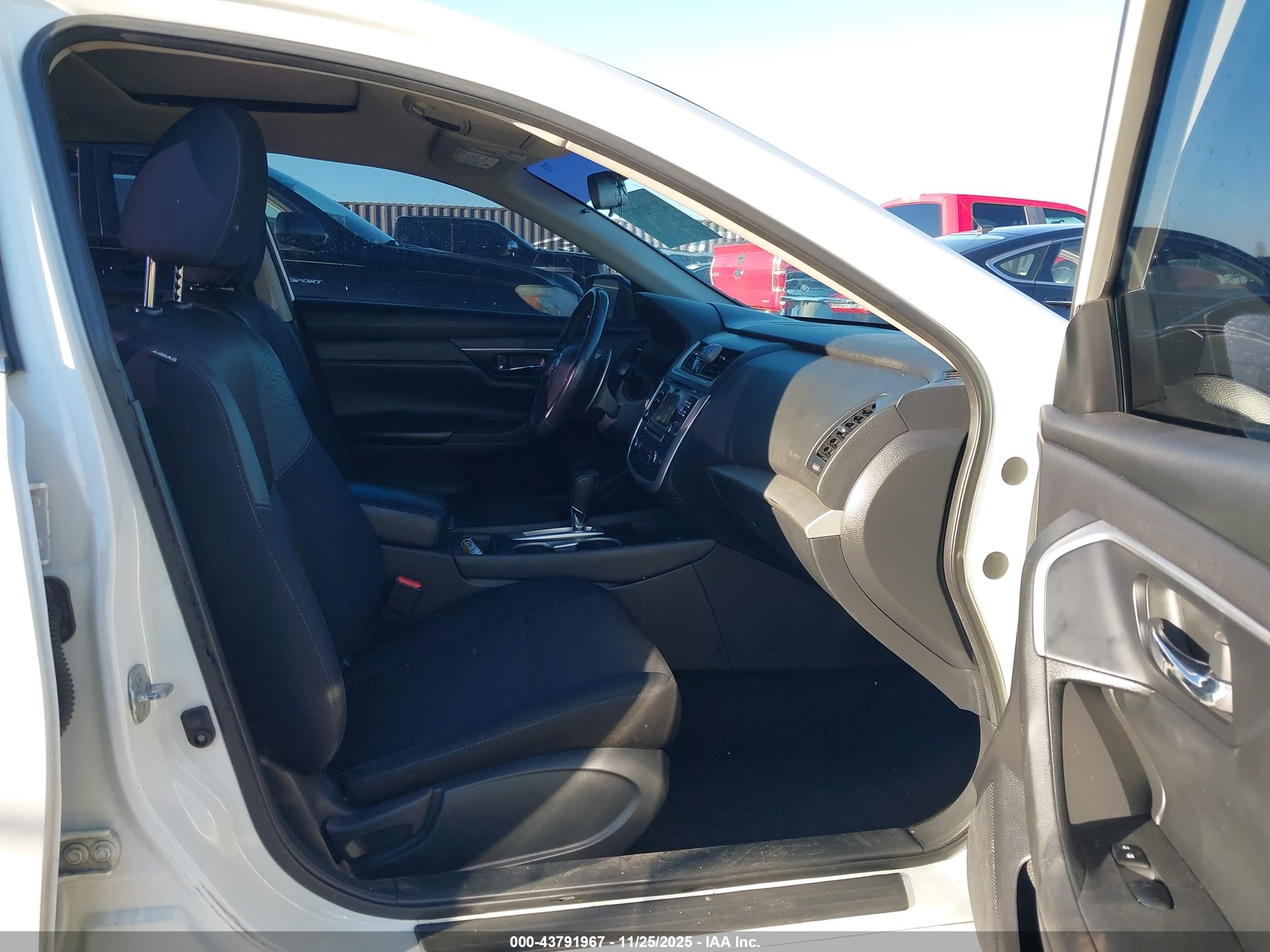 NISSAN ALTIMA image 5