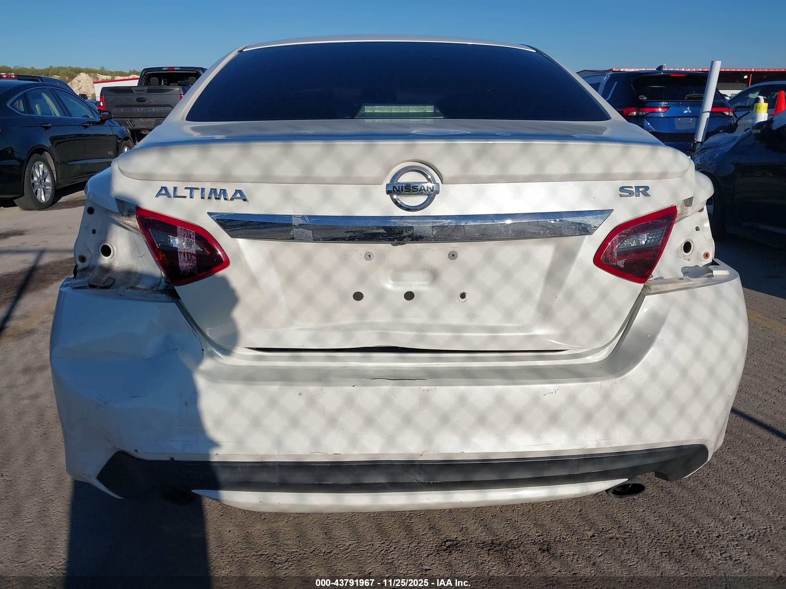 NISSAN ALTIMA image 6