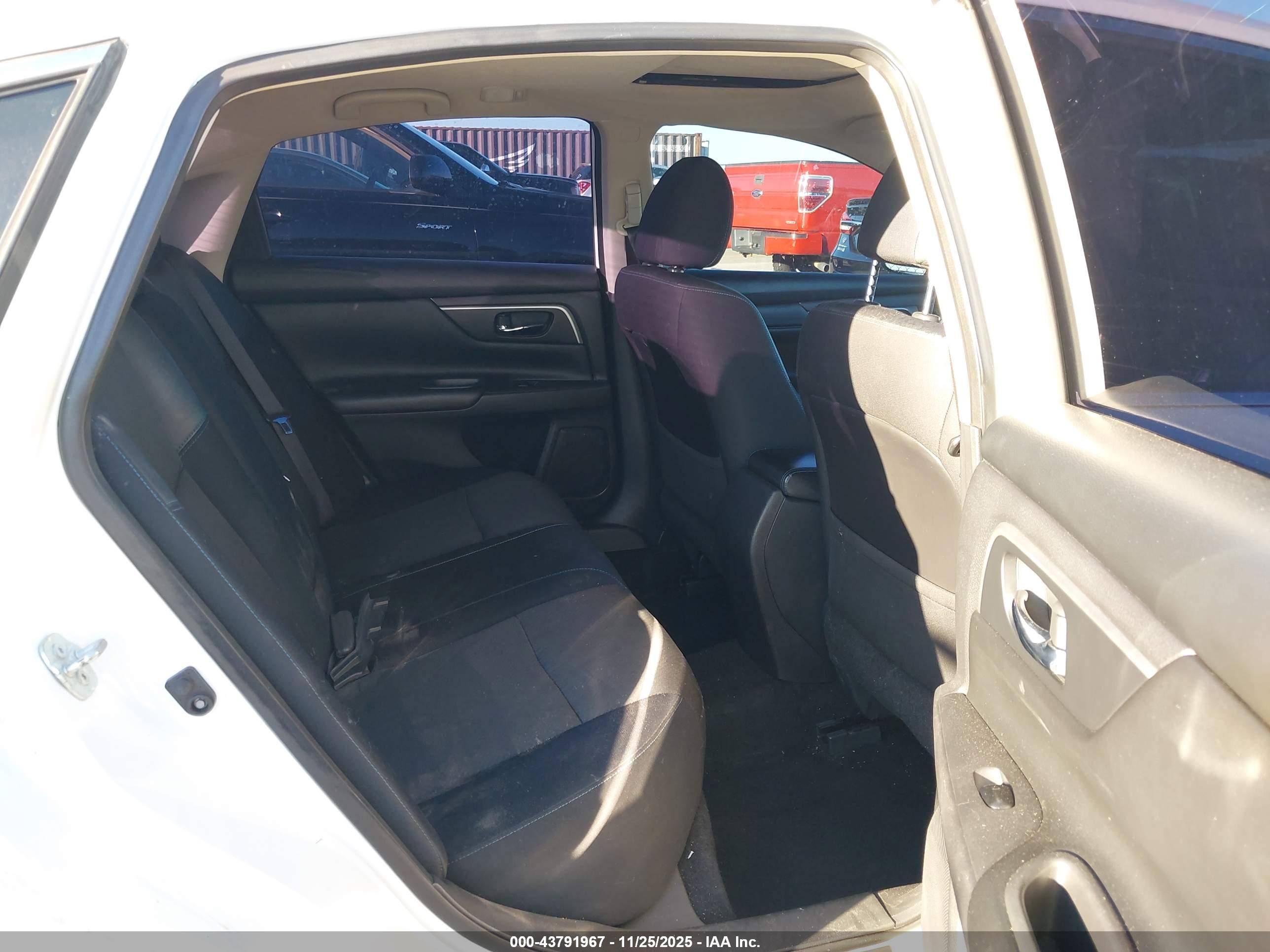 NISSAN ALTIMA image 8