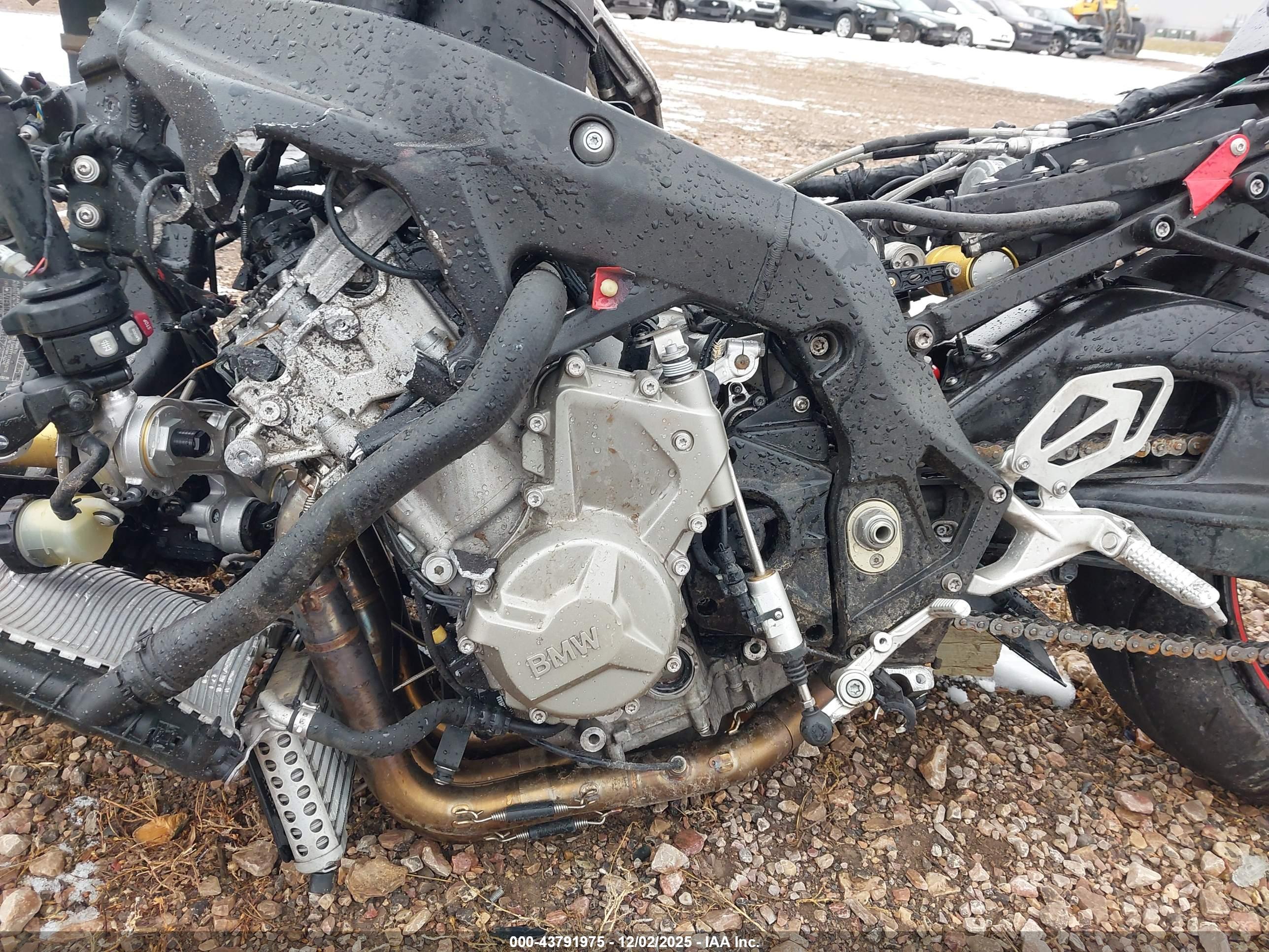 BMW S image 9