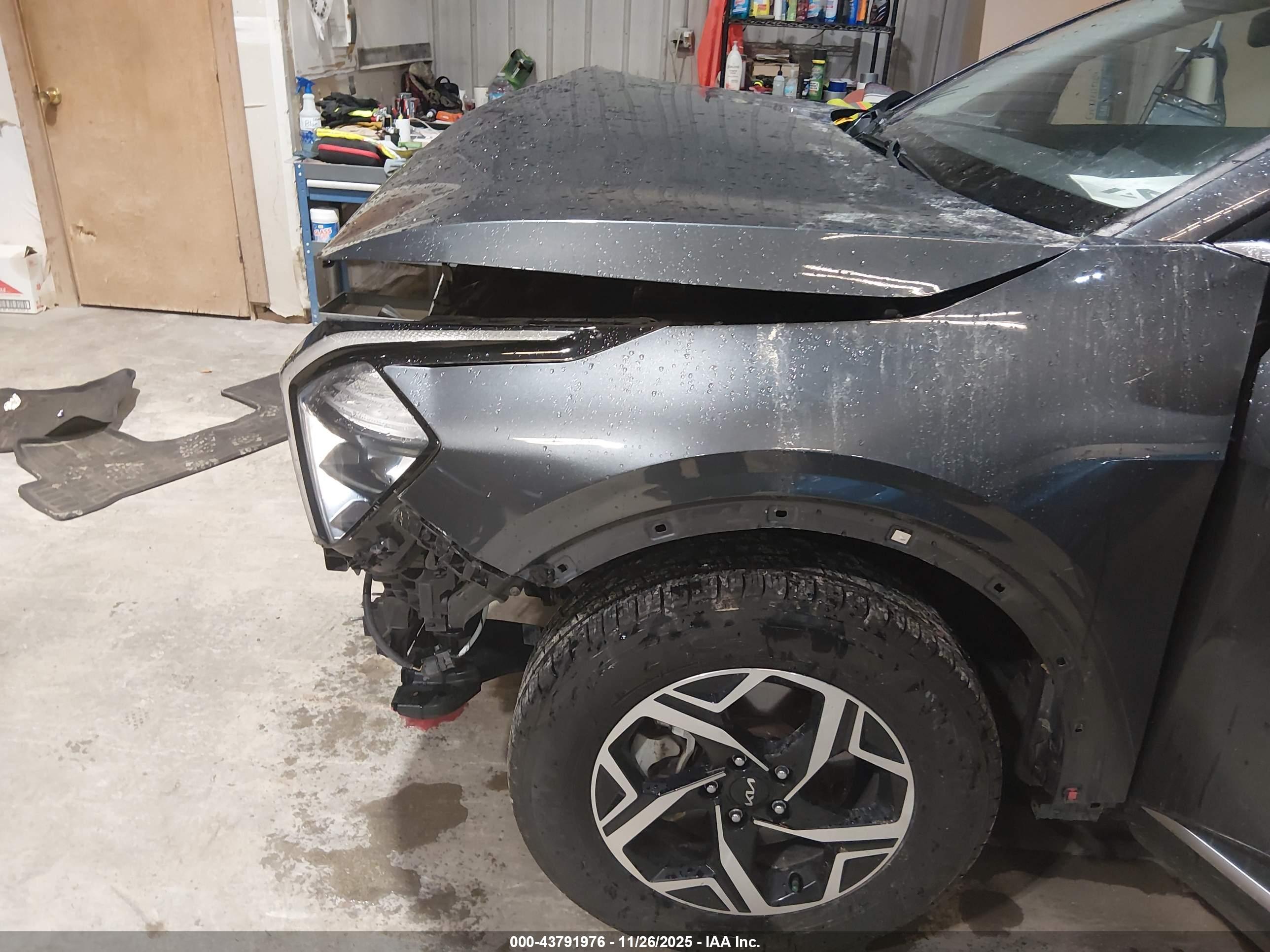 KIA SPORTAGE image 6