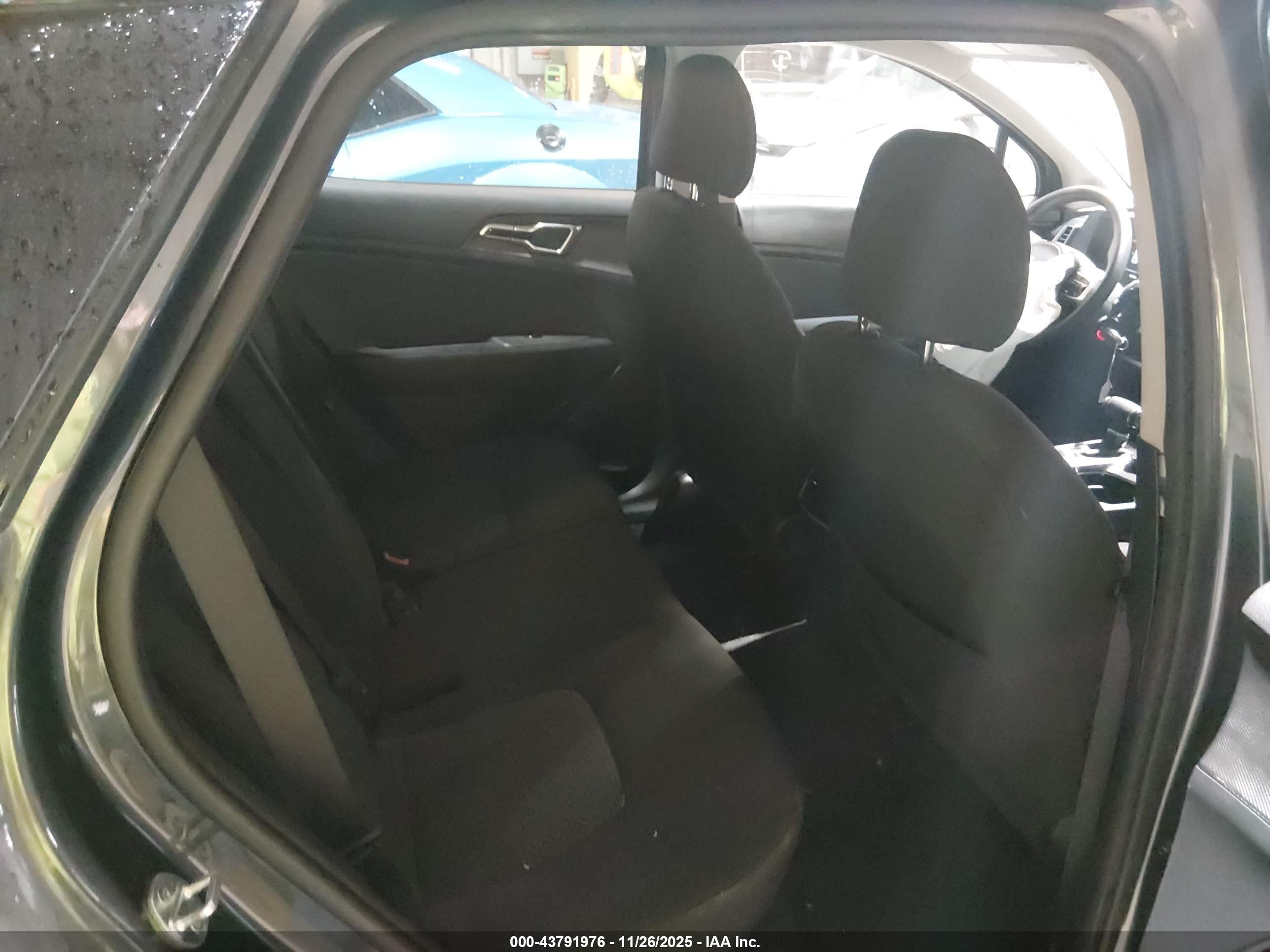 KIA SPORTAGE image 8