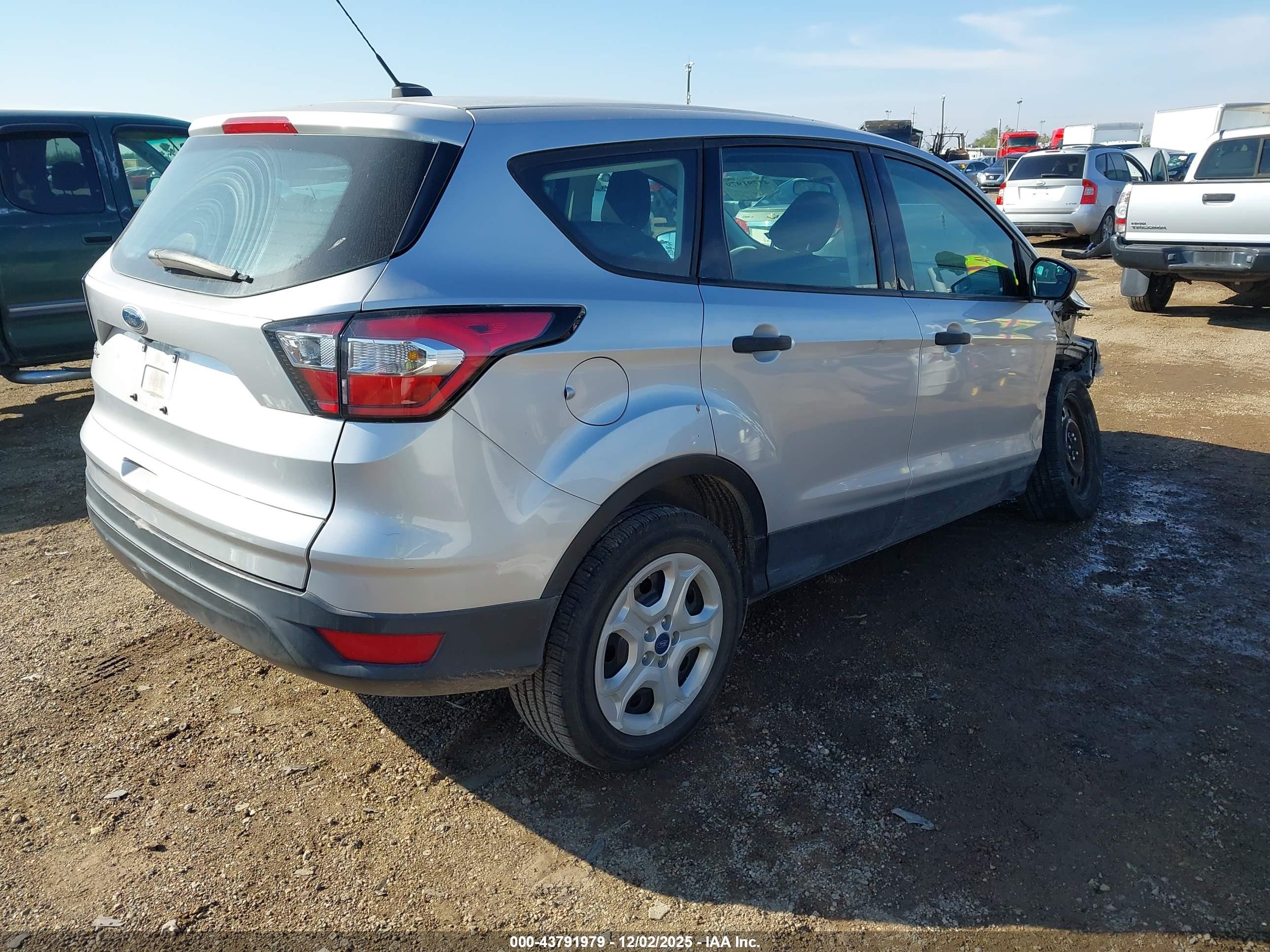 FORD ESCAPE image 4