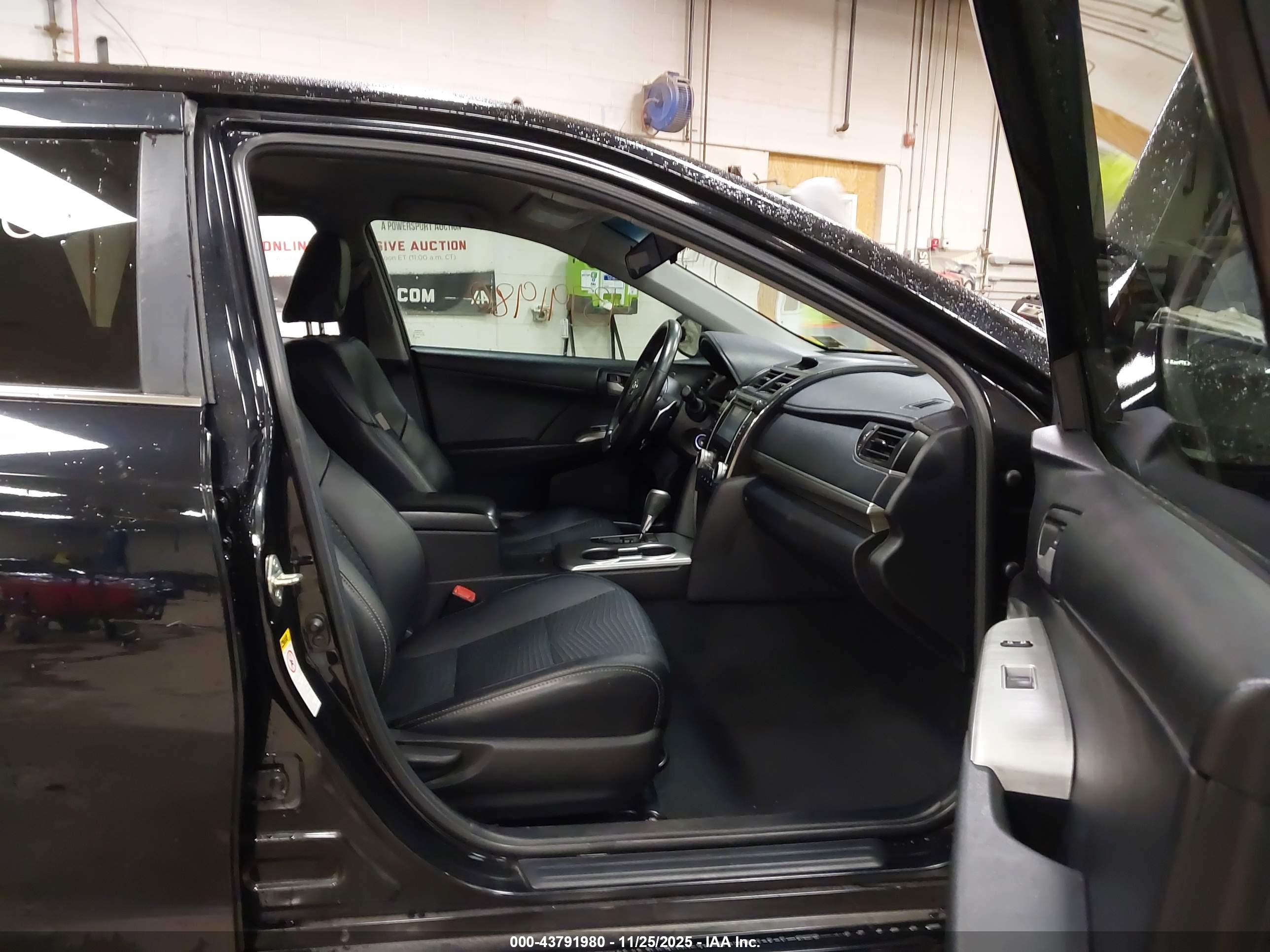 TOYOTA CAMRY image 5