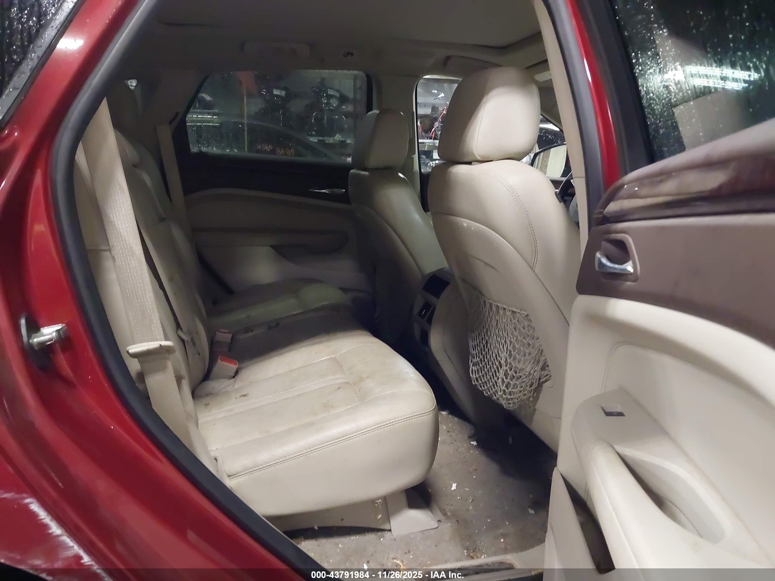 CADILLAC SRX image 8