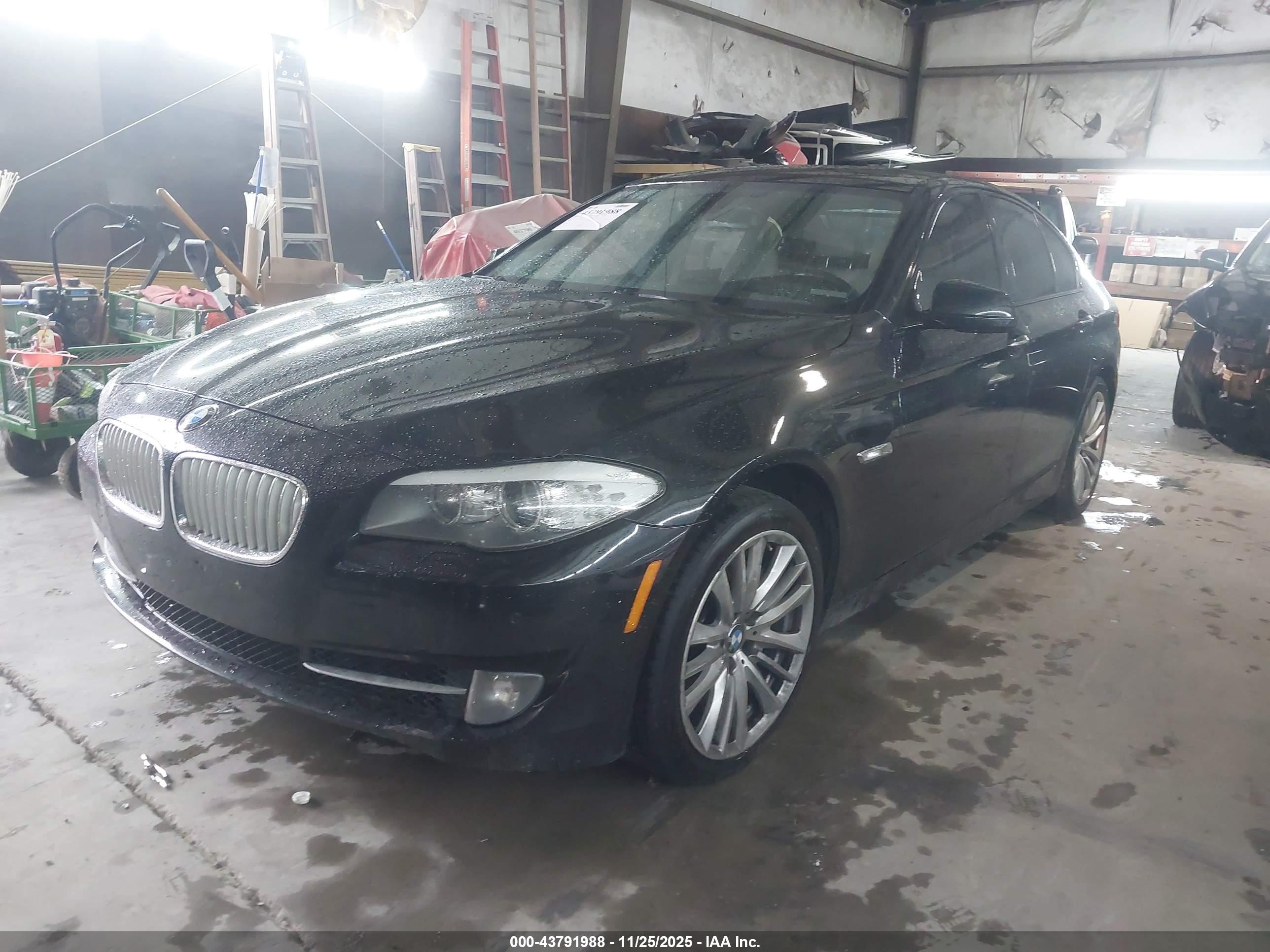 BMW 550I image 2