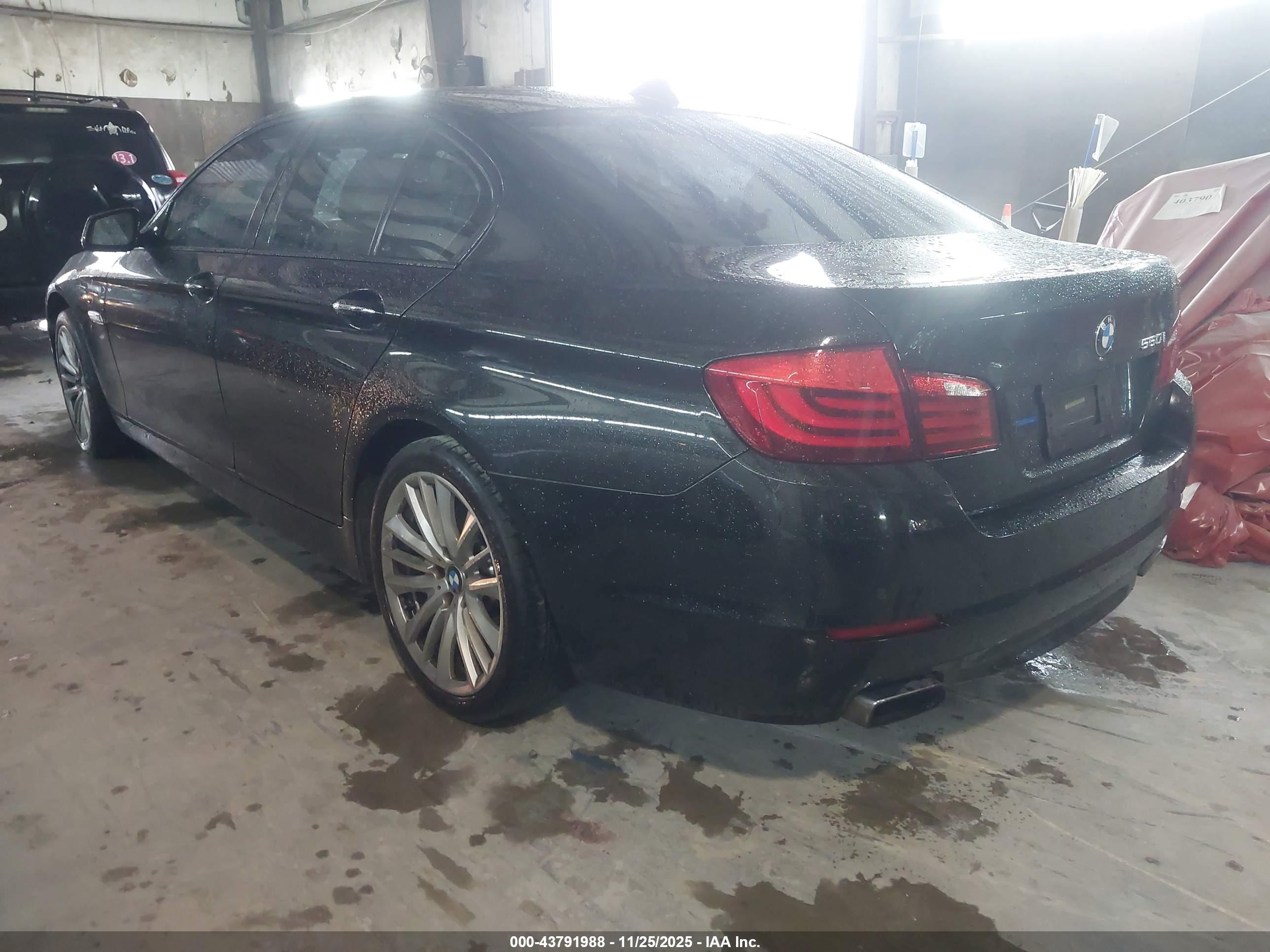 BMW 550I image 3
