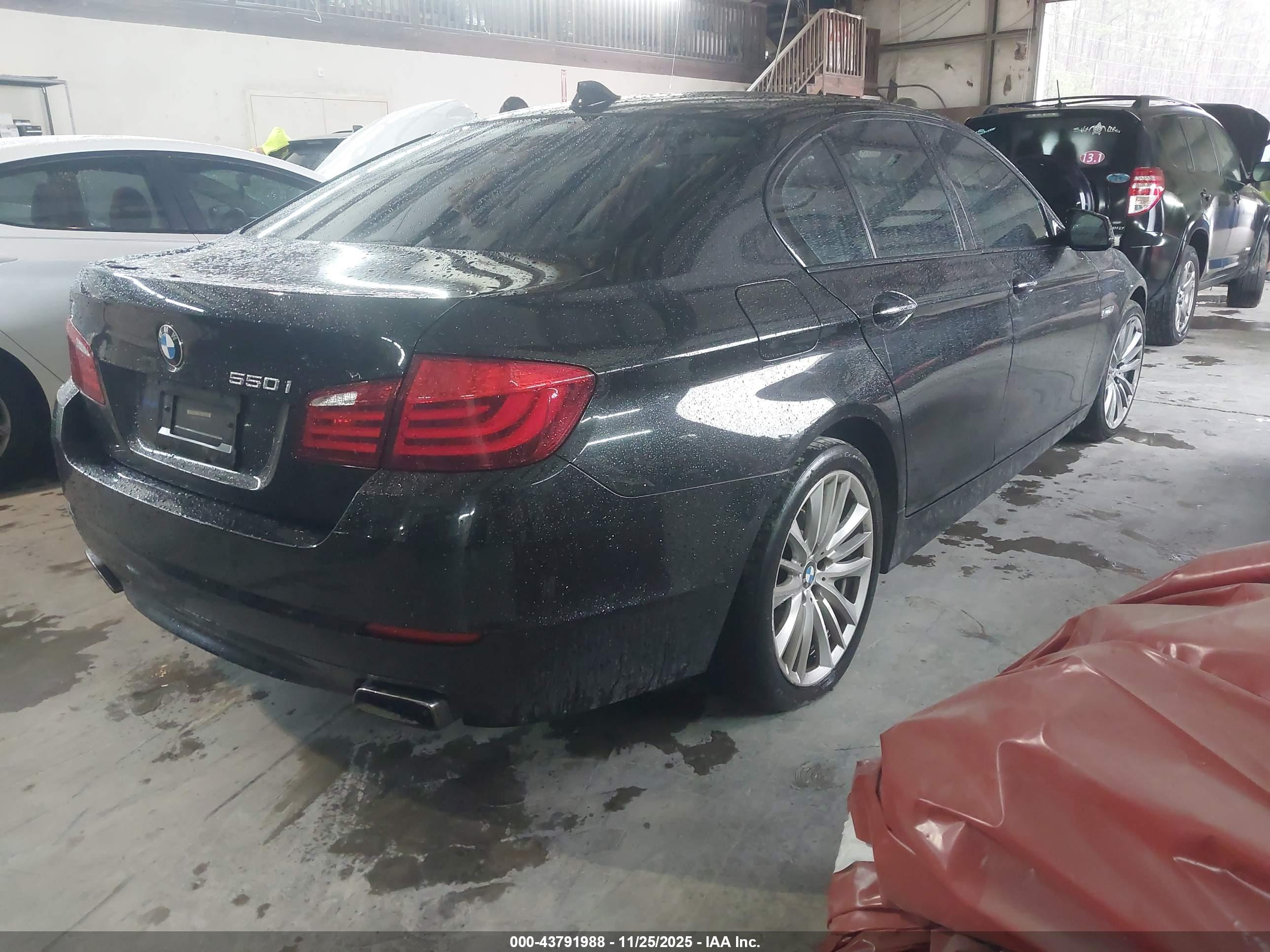 BMW 550I image 4