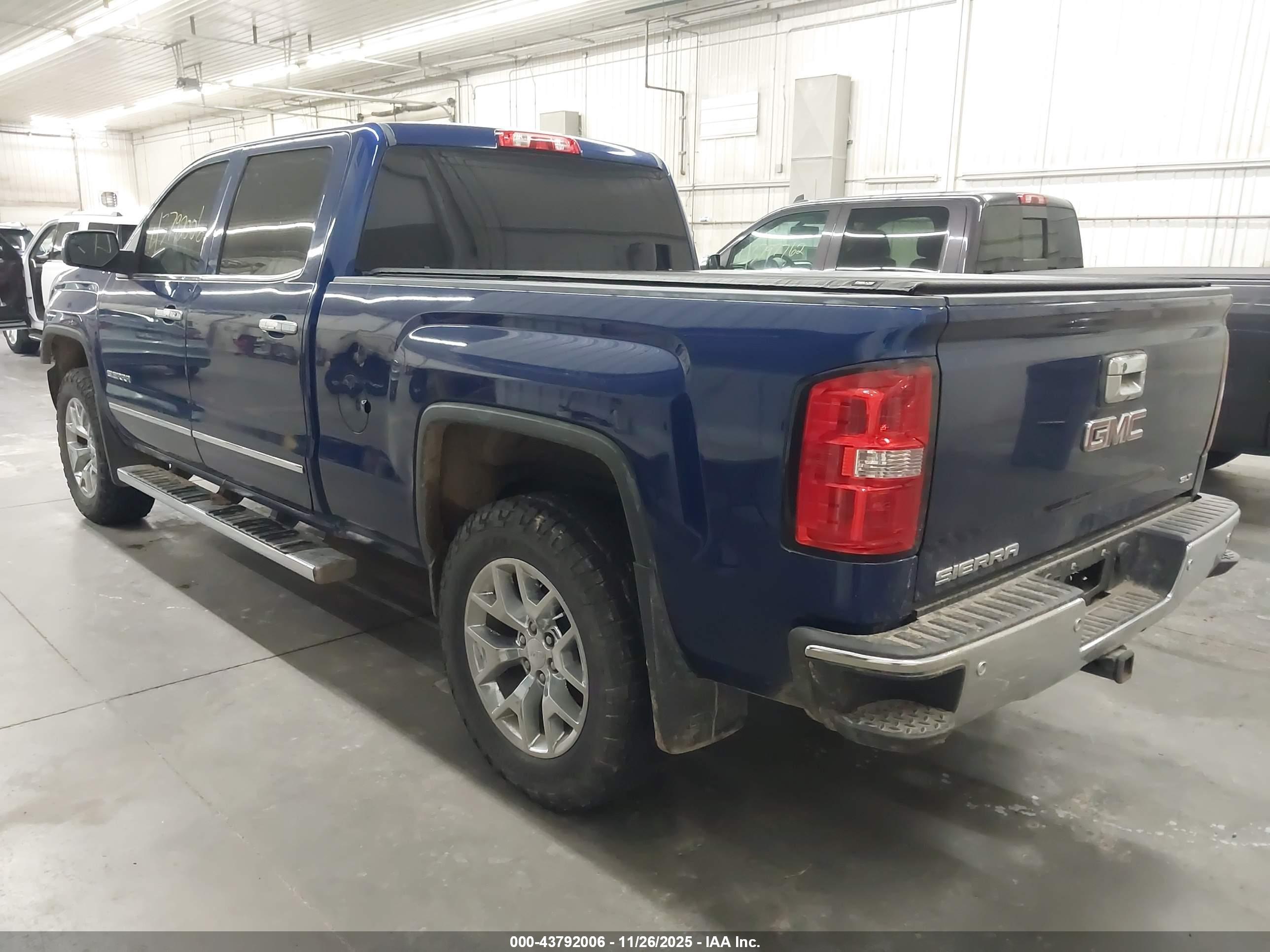 GMC SIERRA image 3