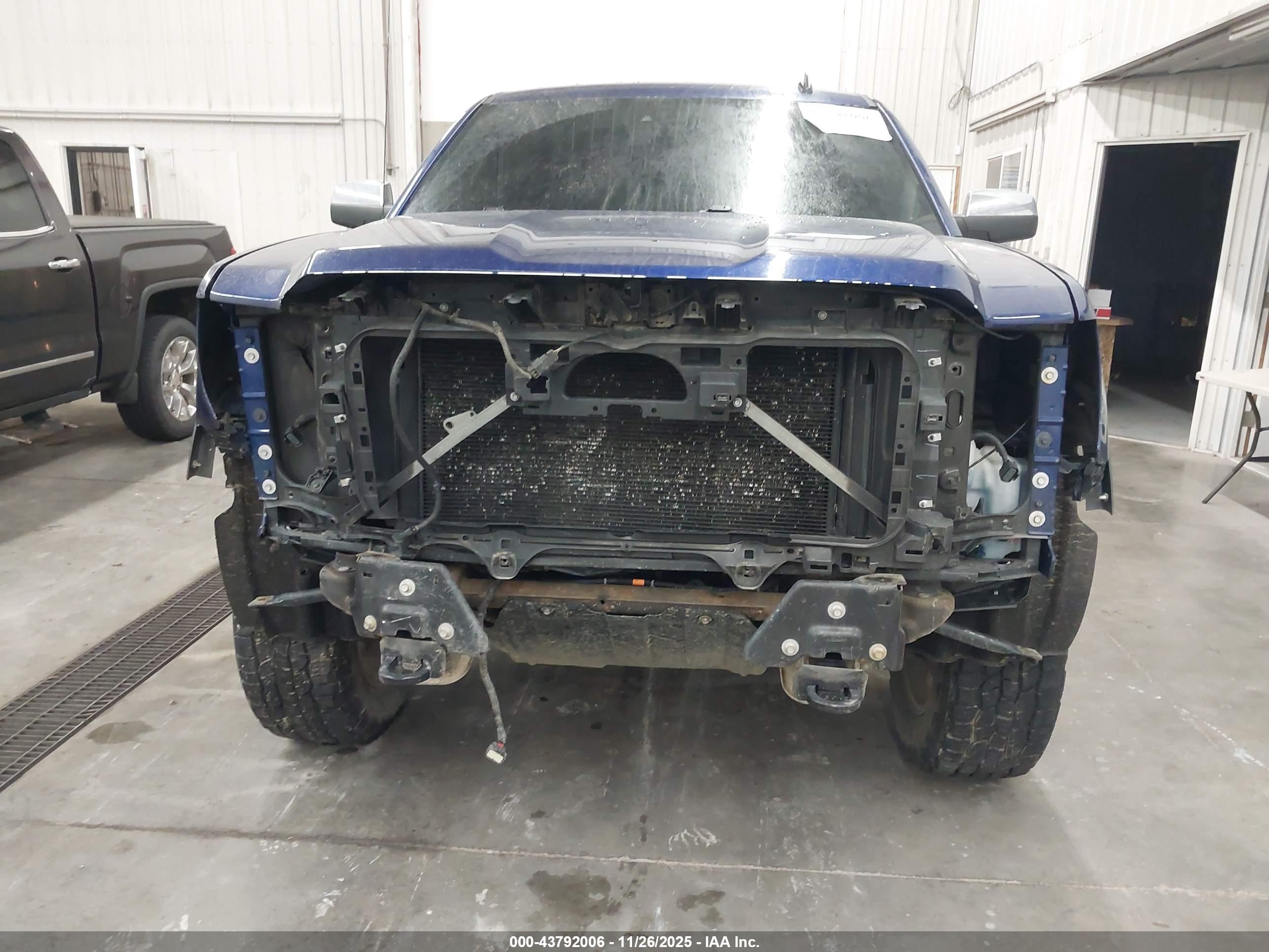 GMC SIERRA image 6