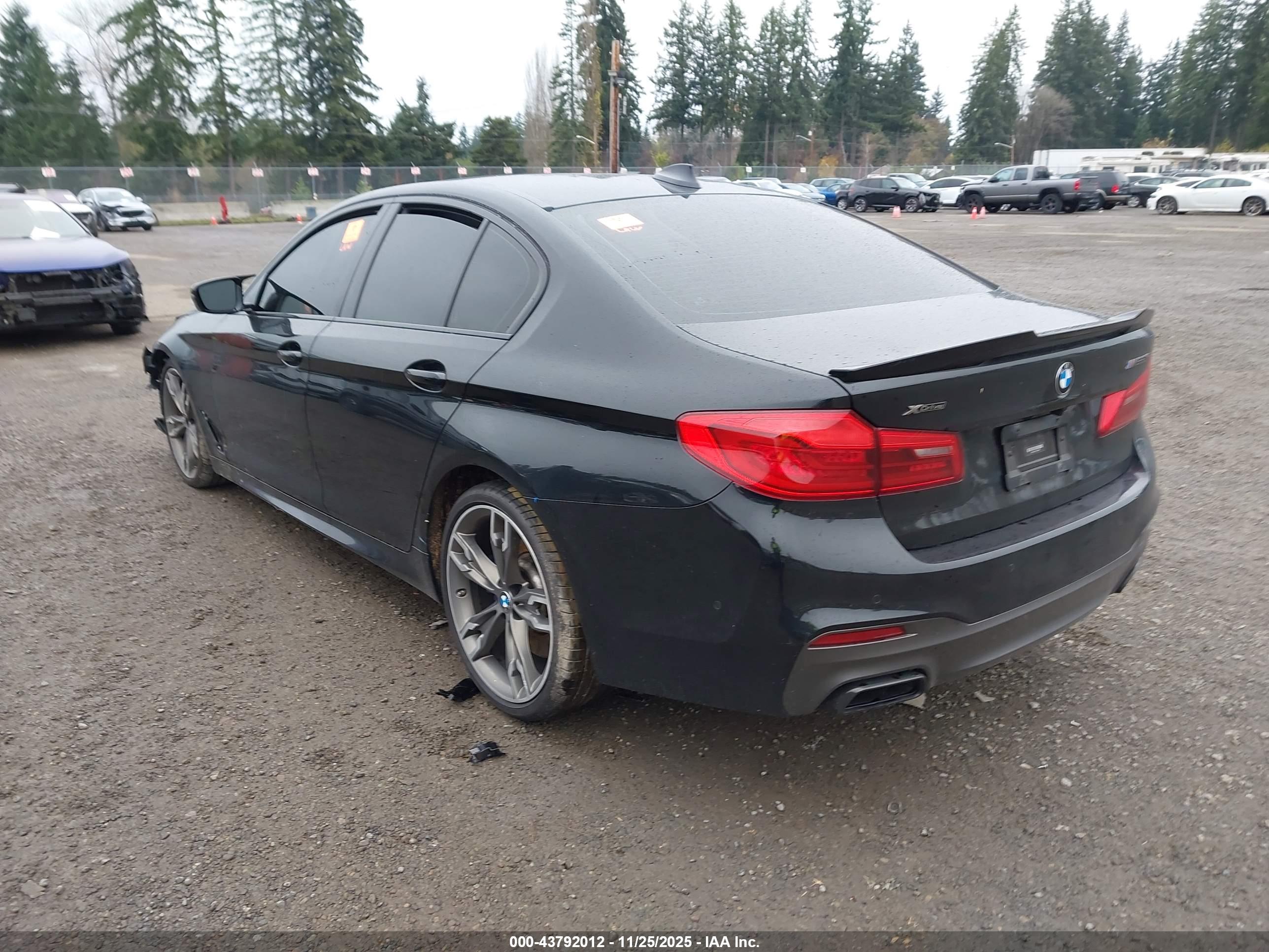 BMW M550I image 3
