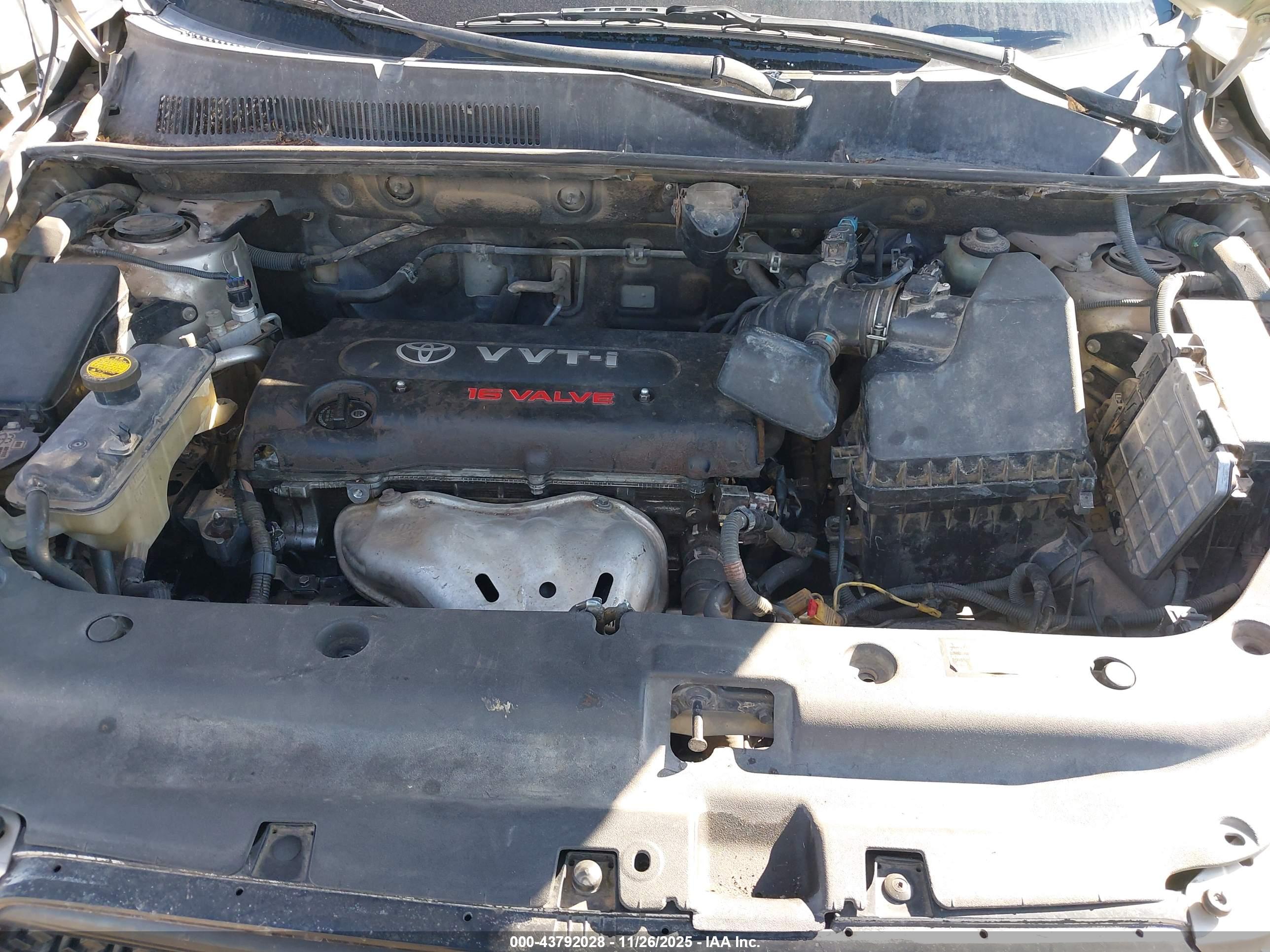 TOYOTA RAV4 image 10
