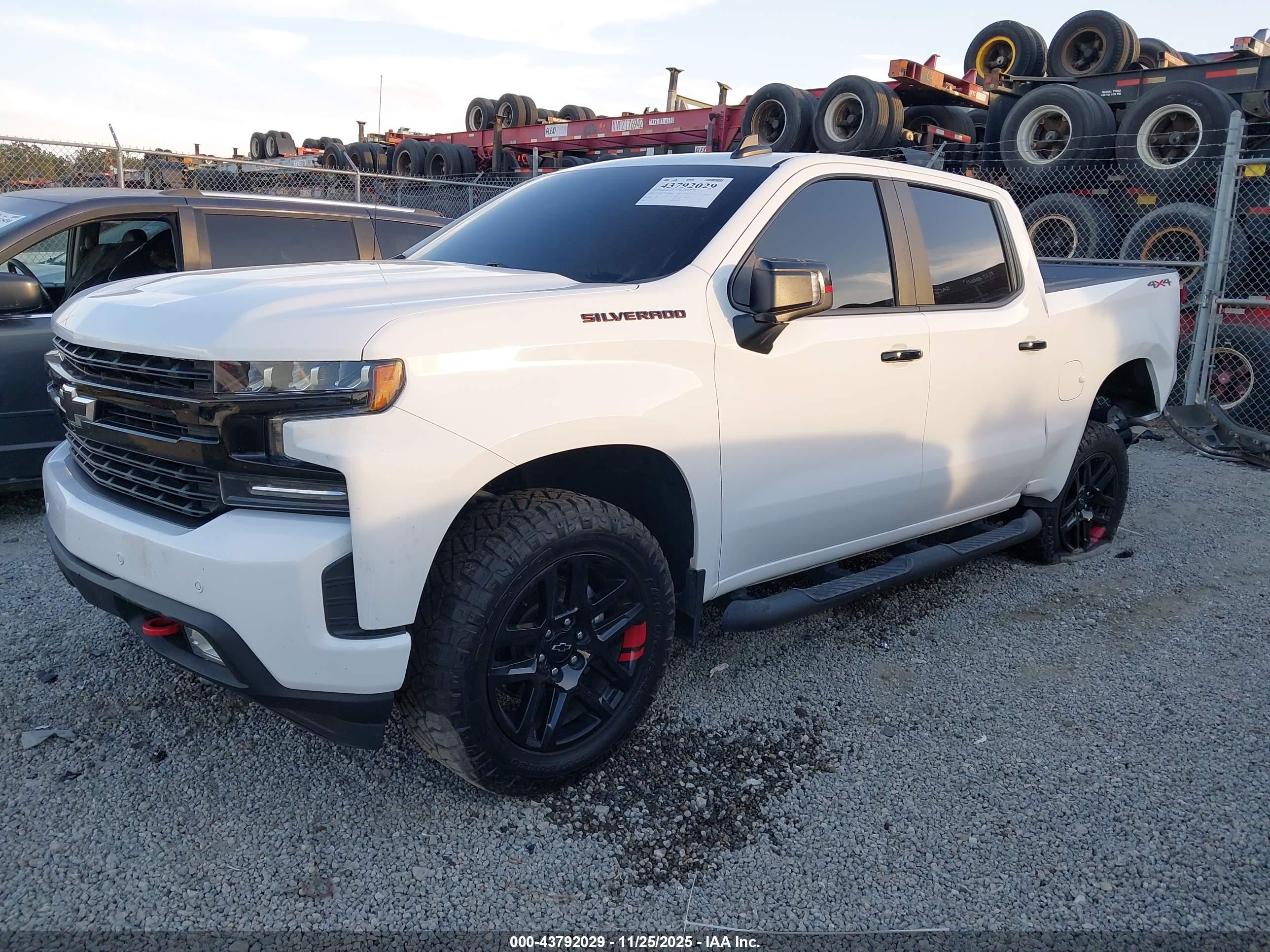CHEVROLET SILVERADO image 2