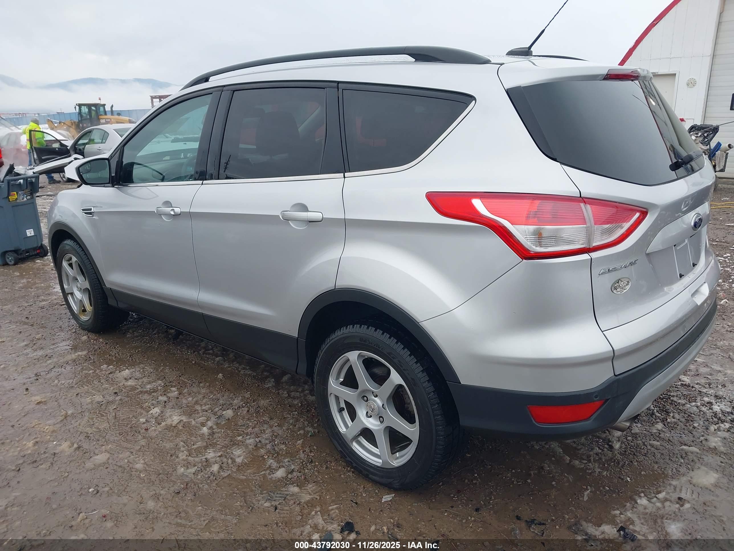 FORD ESCAPE image 3