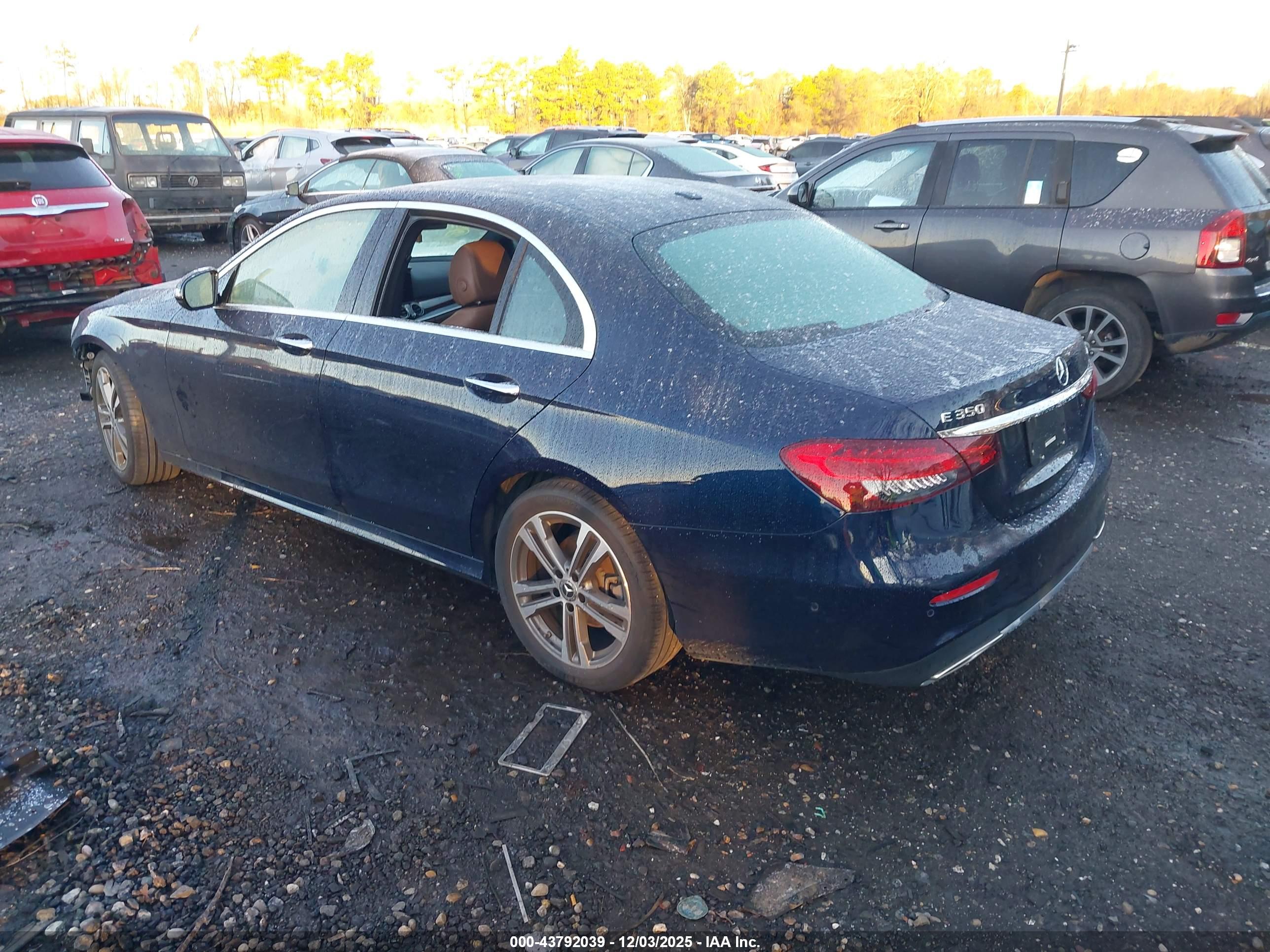MERCEDES-BENZ E image 3