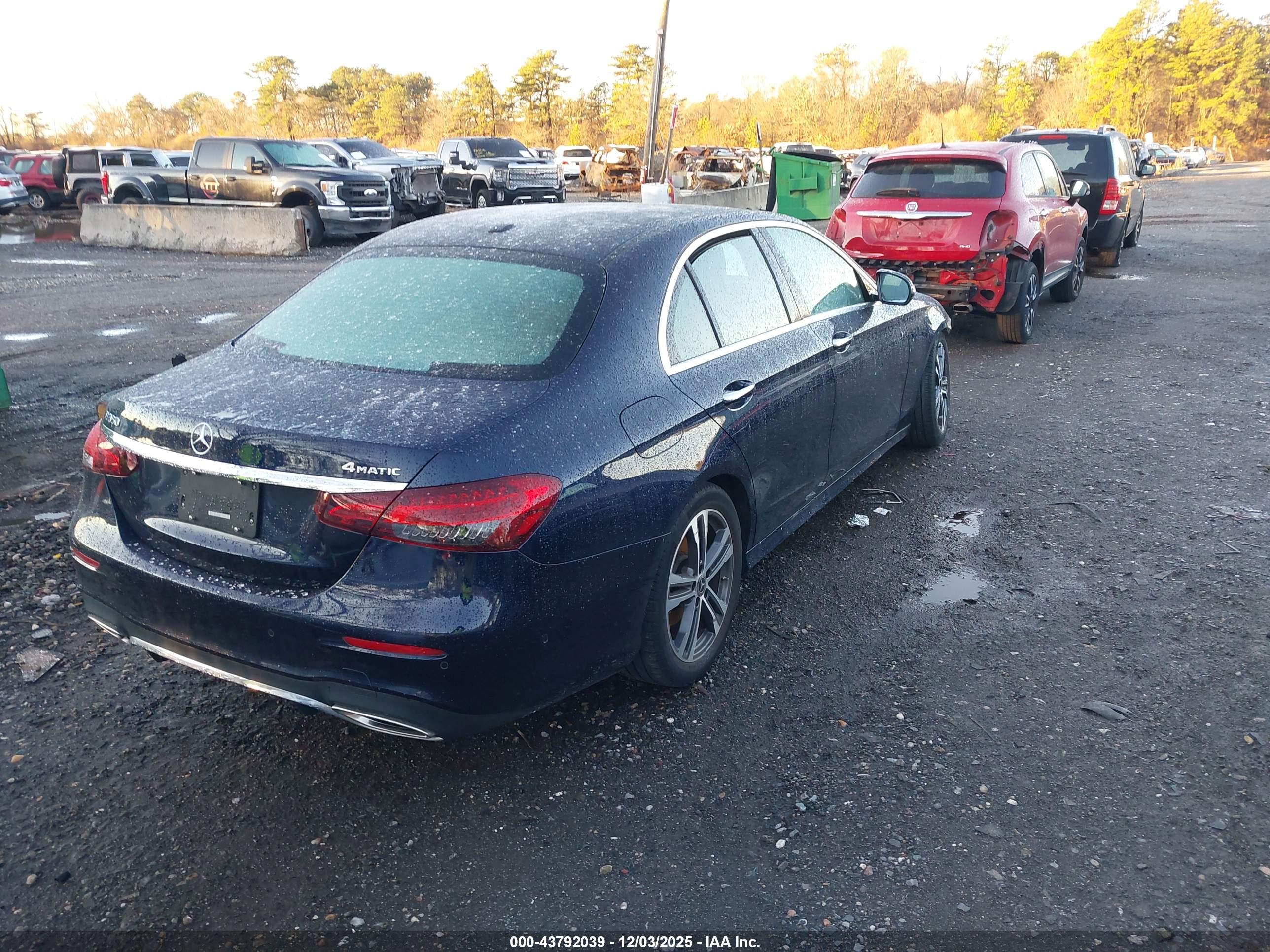 MERCEDES-BENZ E image 4
