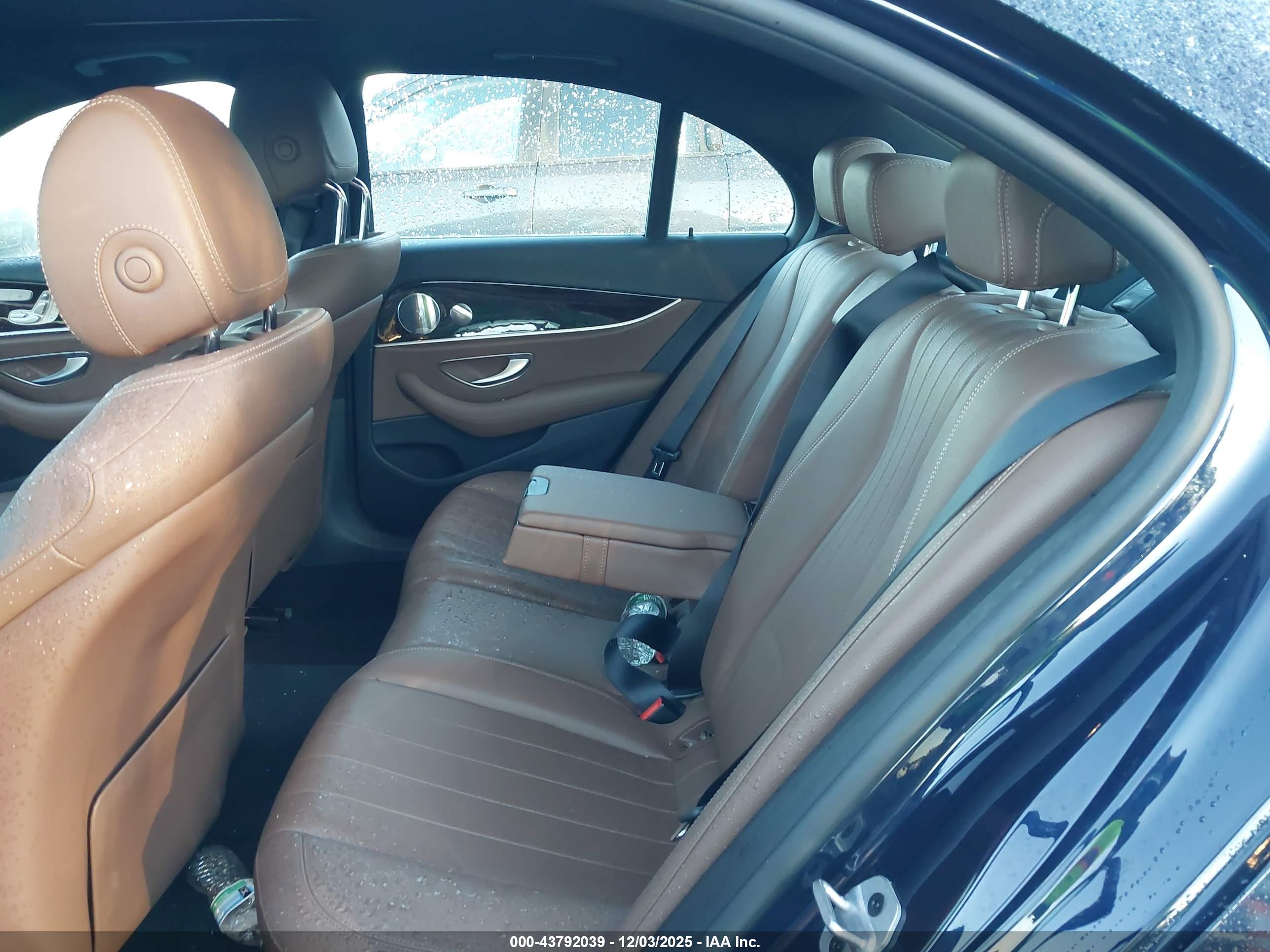 MERCEDES-BENZ E image 8