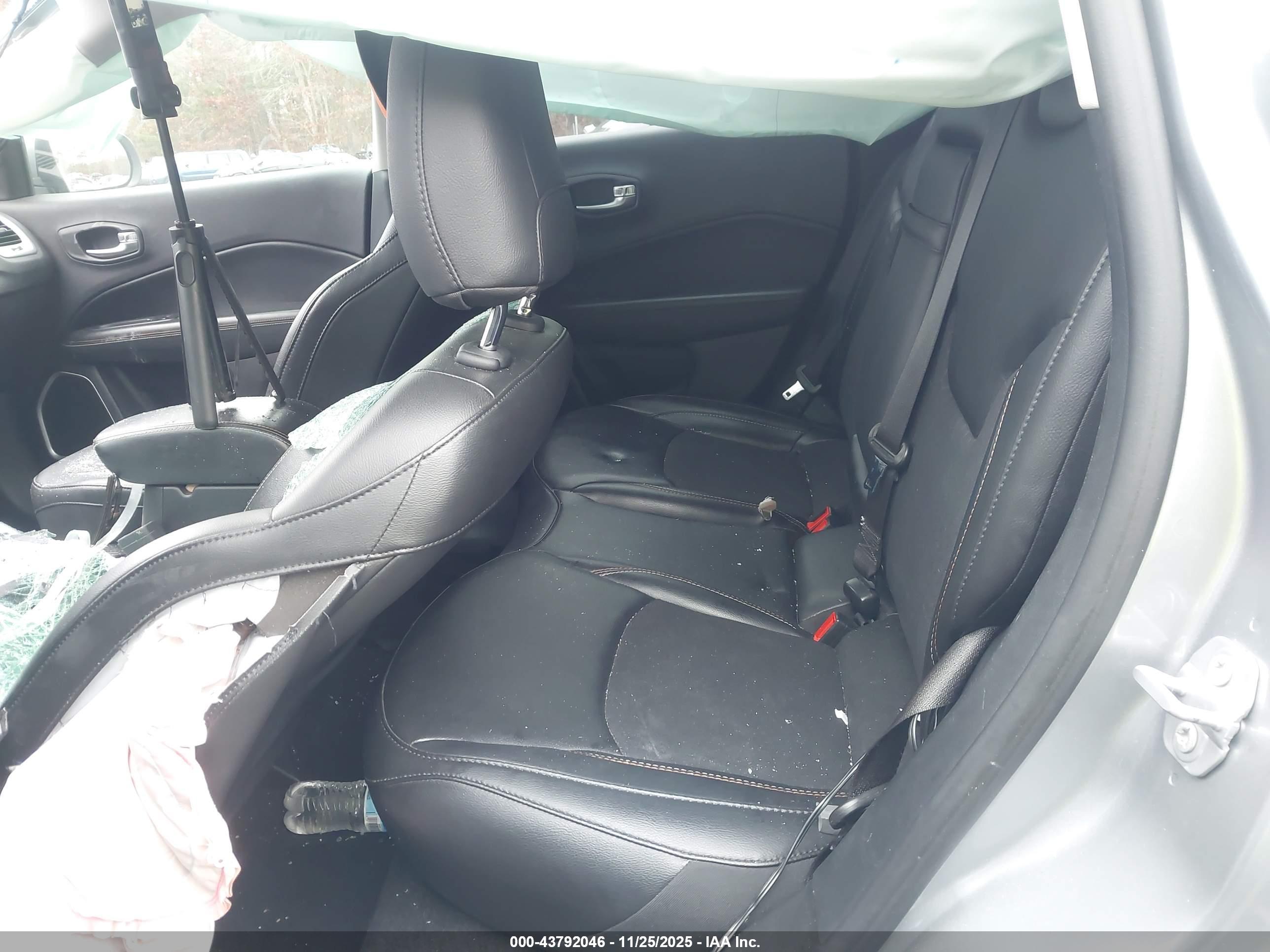 JEEP COMPASS image 8