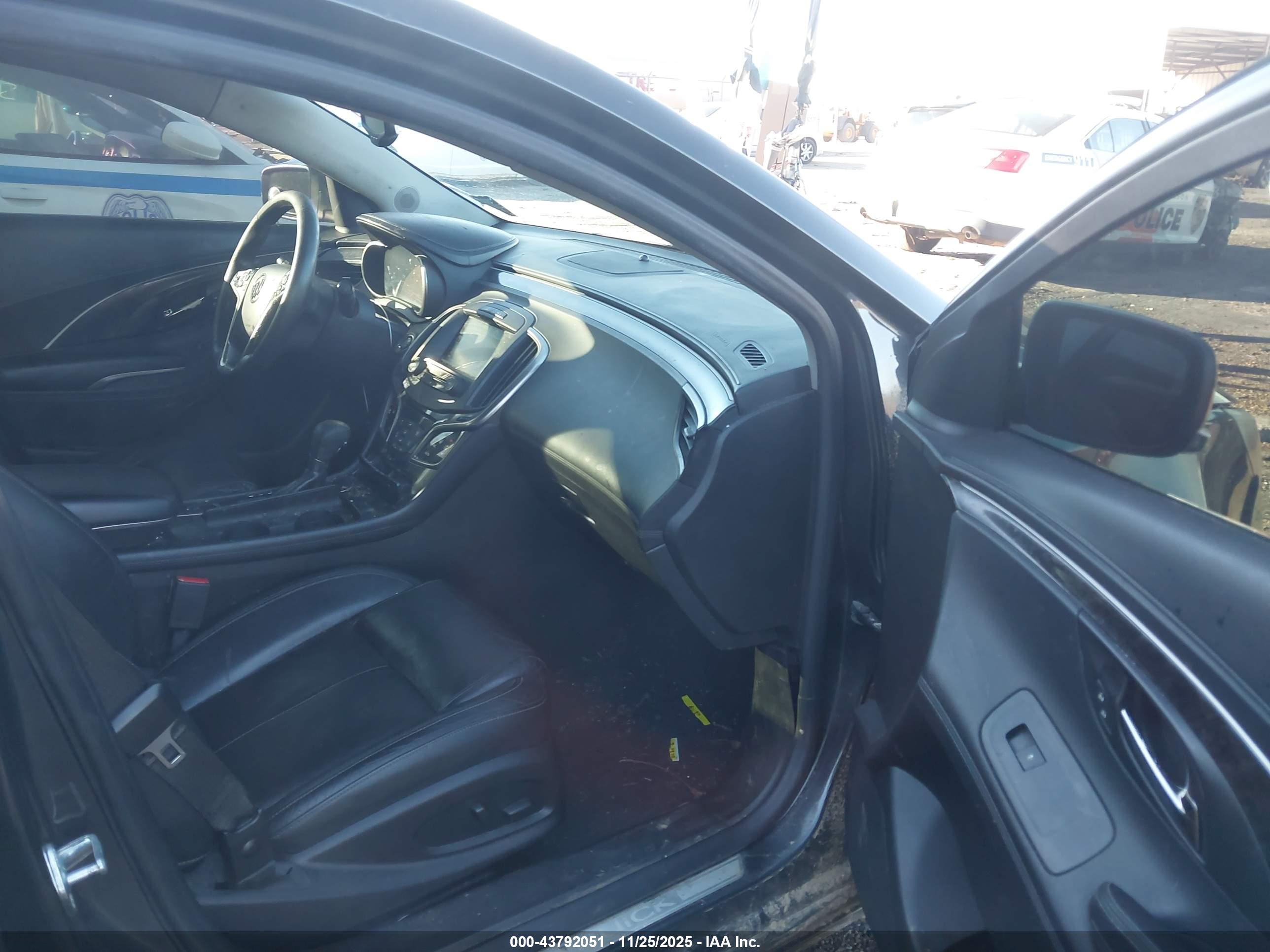 BUICK LACROSSE image 5