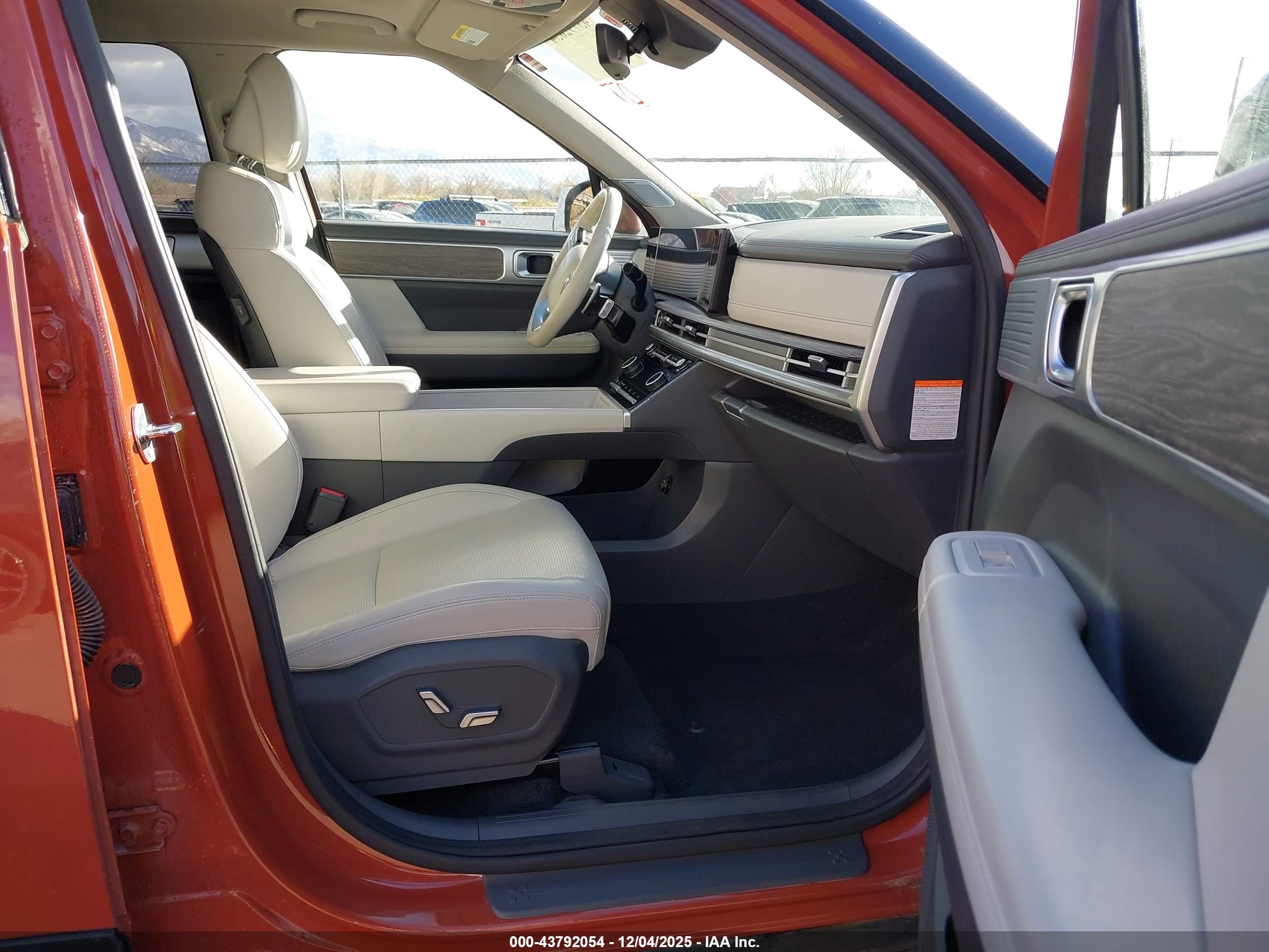 HYUNDAI SANTA image 5