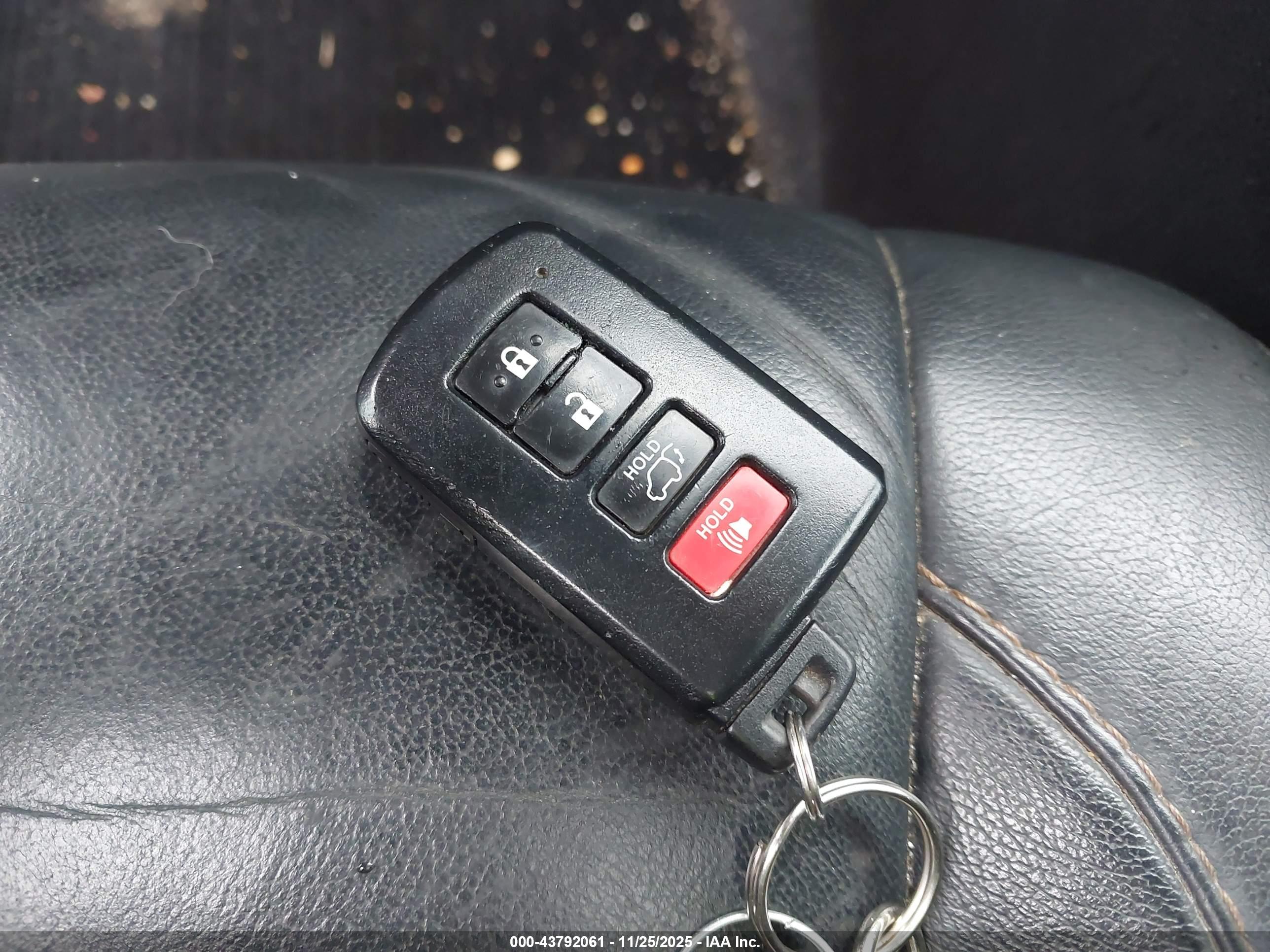 TOYOTA HIGHLANDER image 11