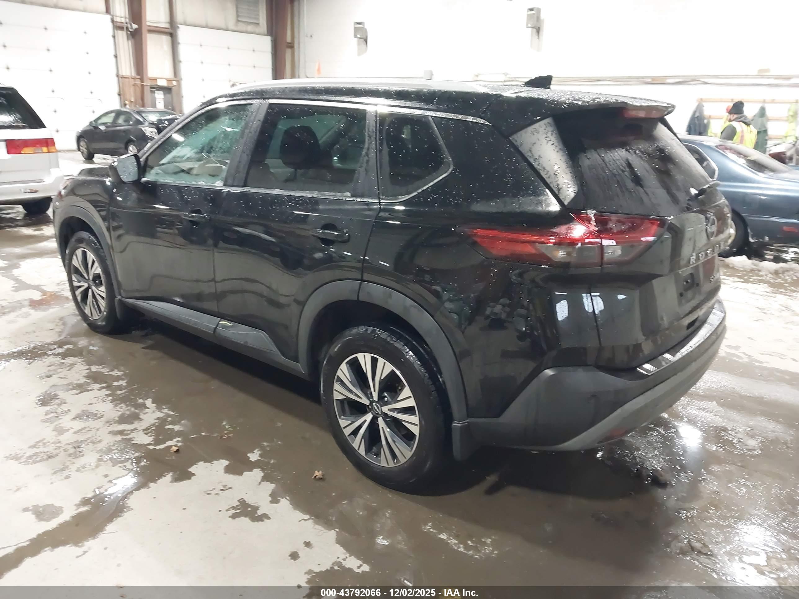 NISSAN ROGUE image 3