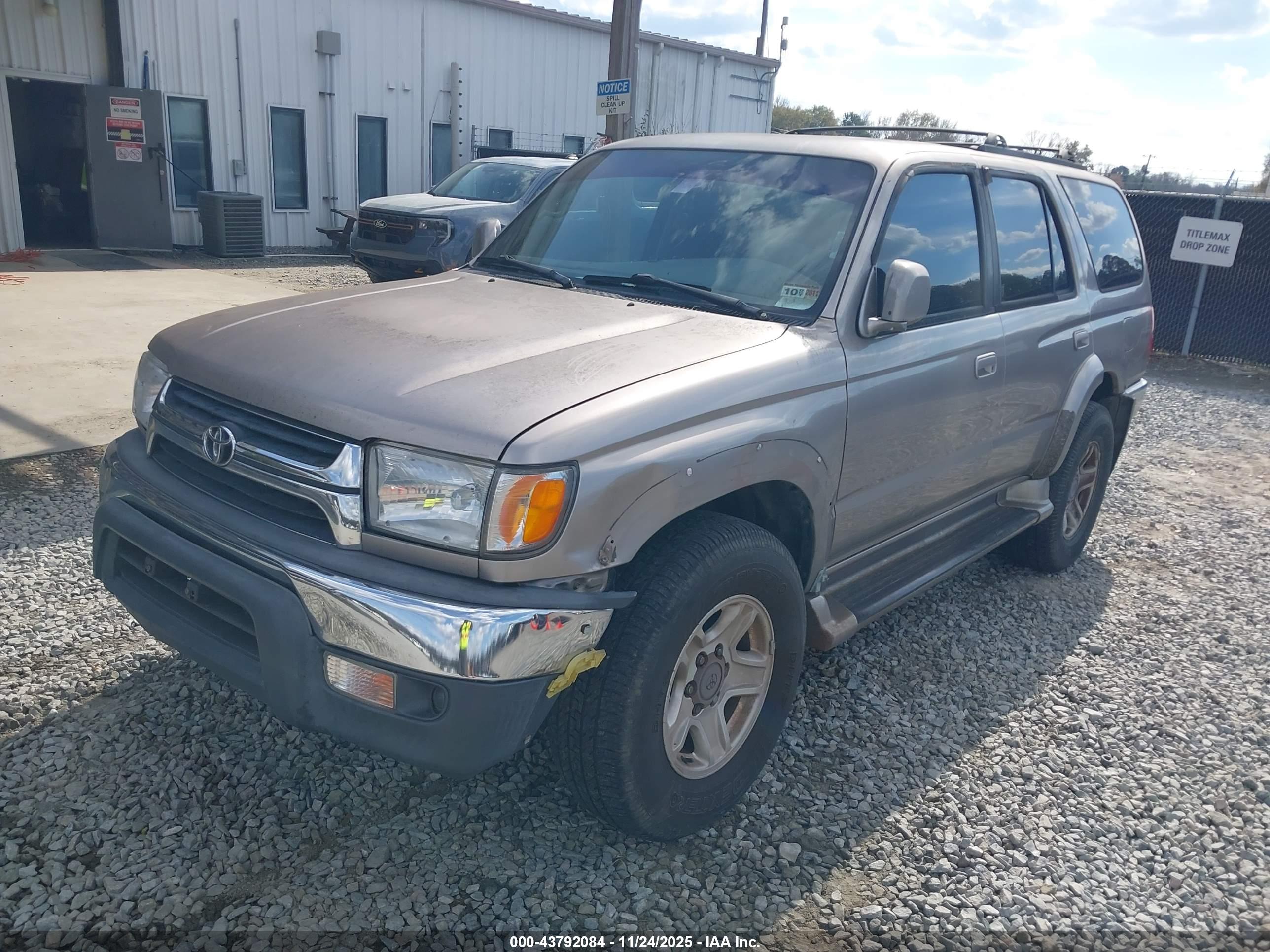 TOYOTA 4RUNNER image 2