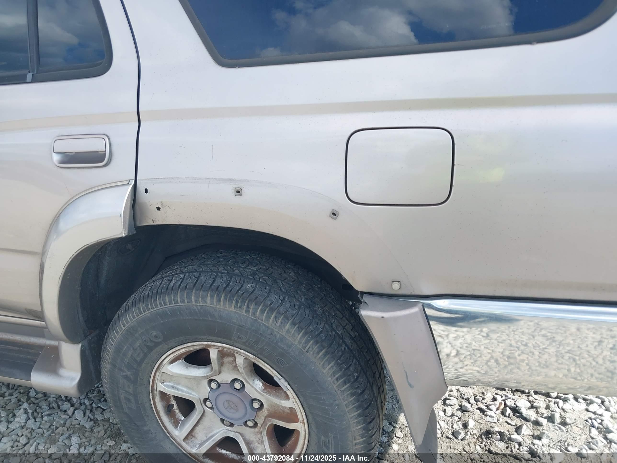 TOYOTA 4RUNNER image 6