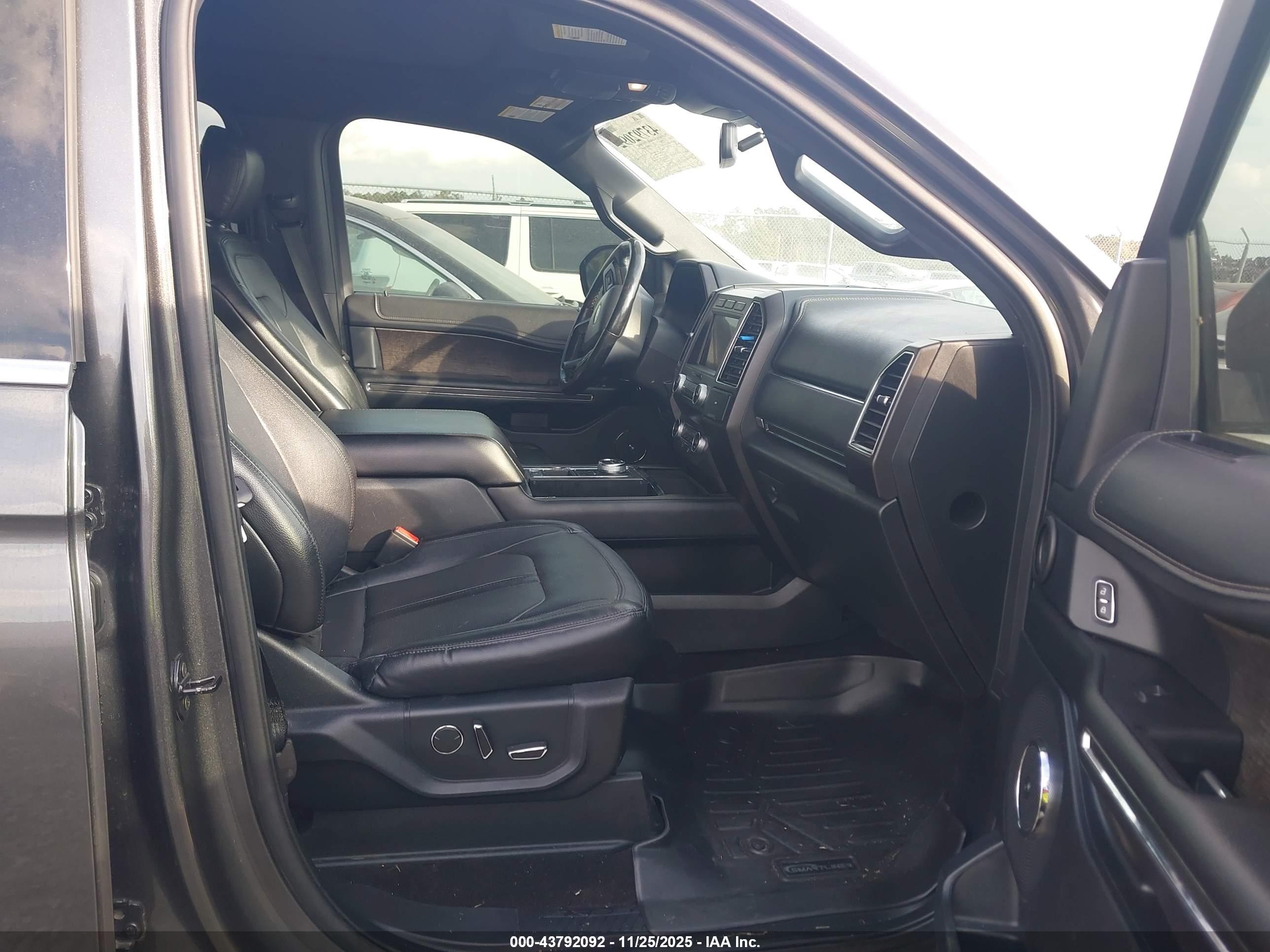 FORD EXPEDITION image 5