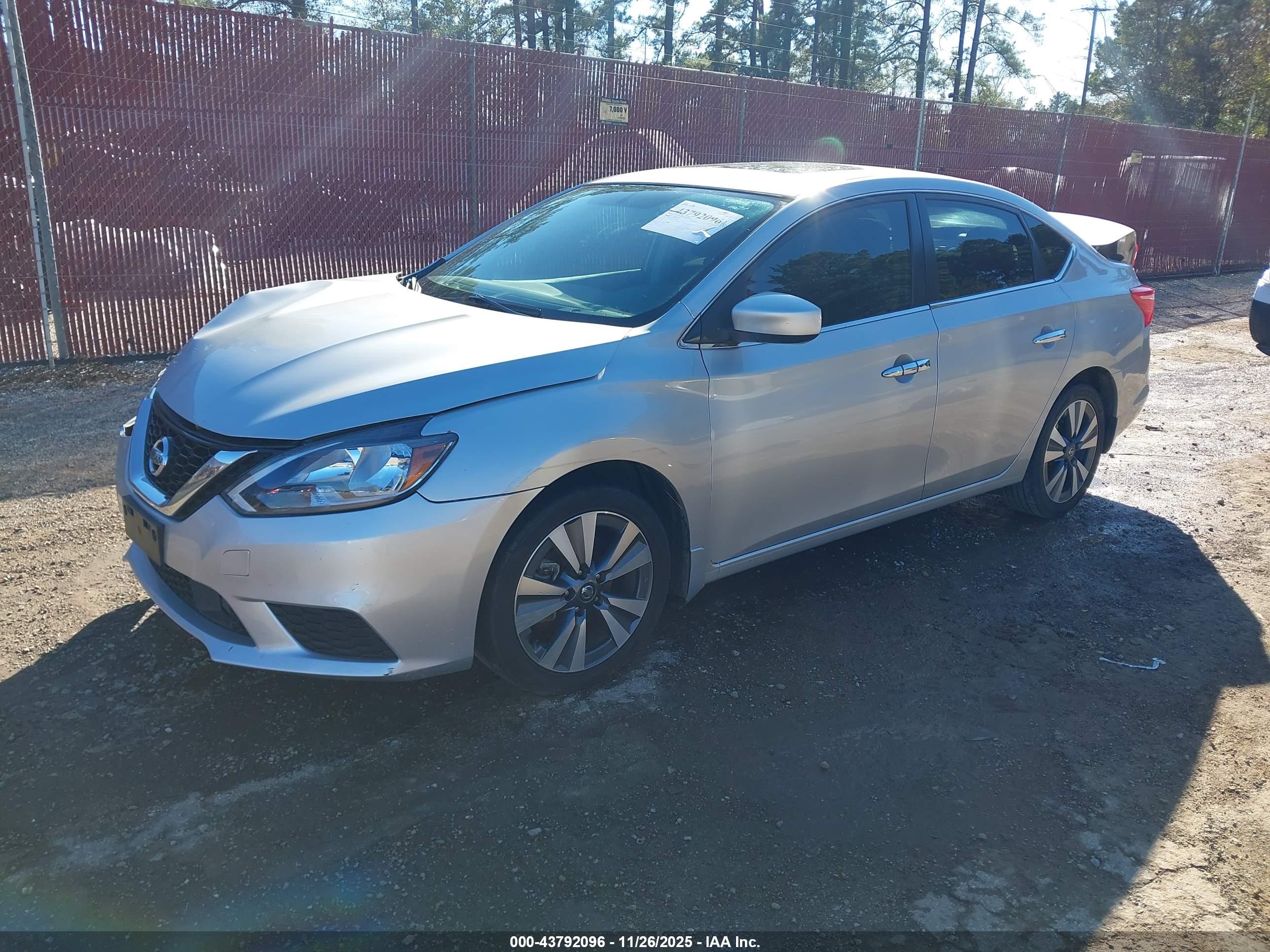 NISSAN SENTRA image 2