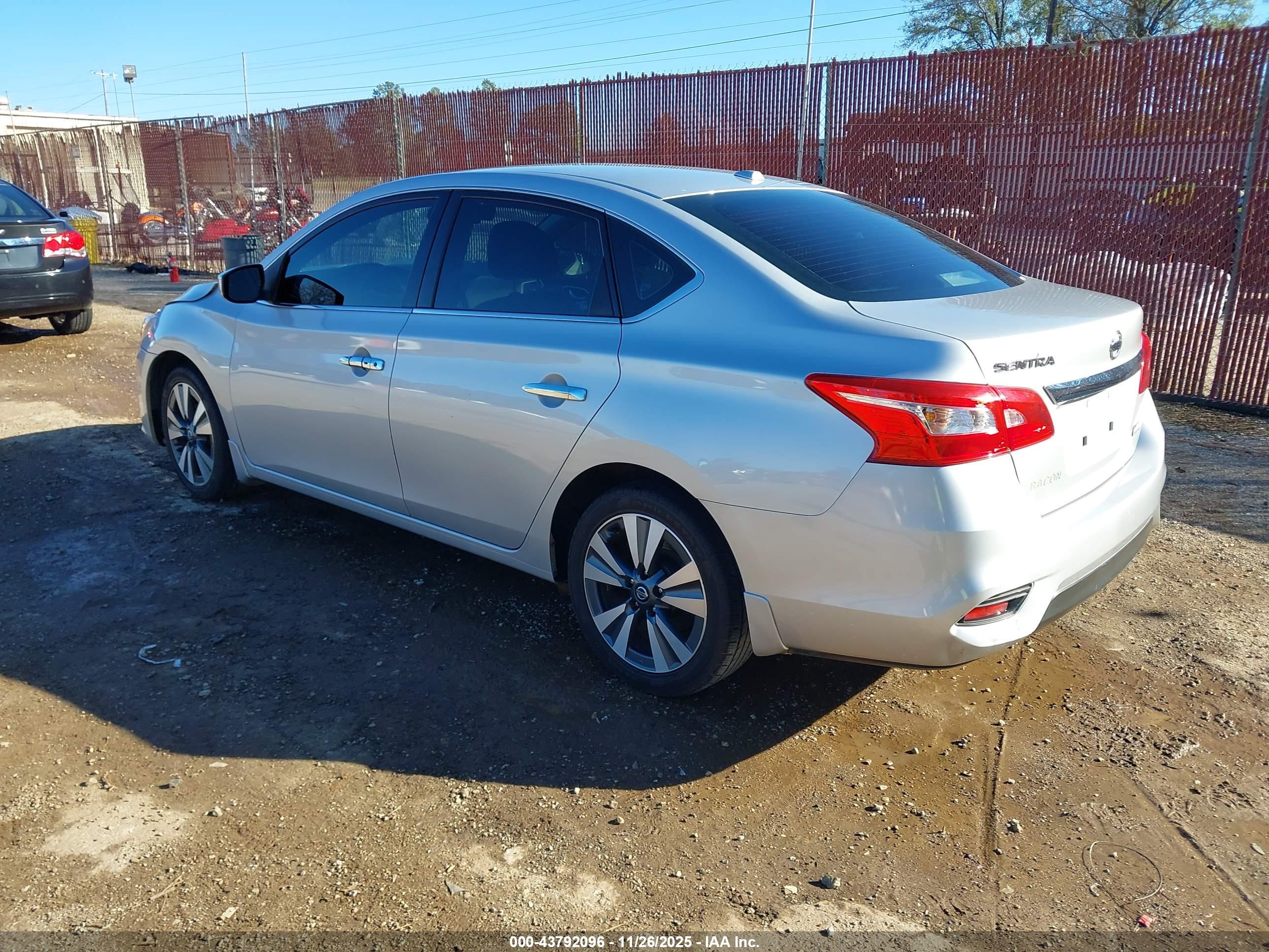 NISSAN SENTRA image 3
