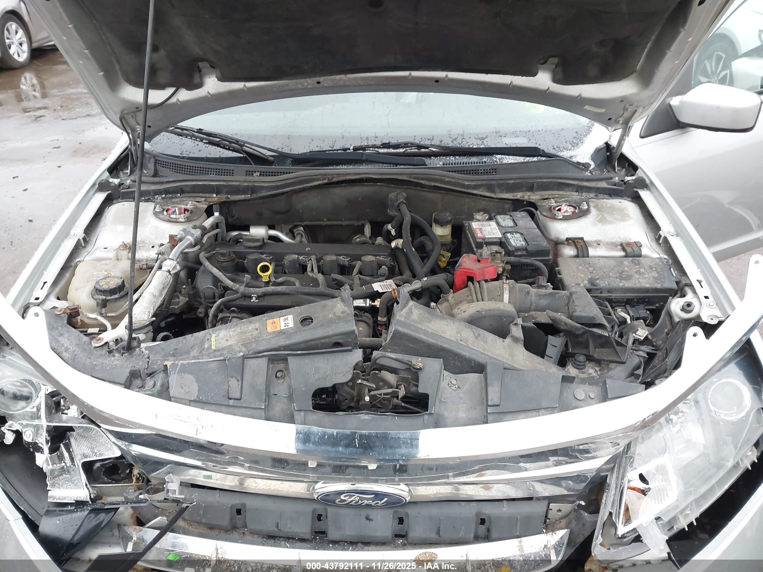 FORD FUSION image 10