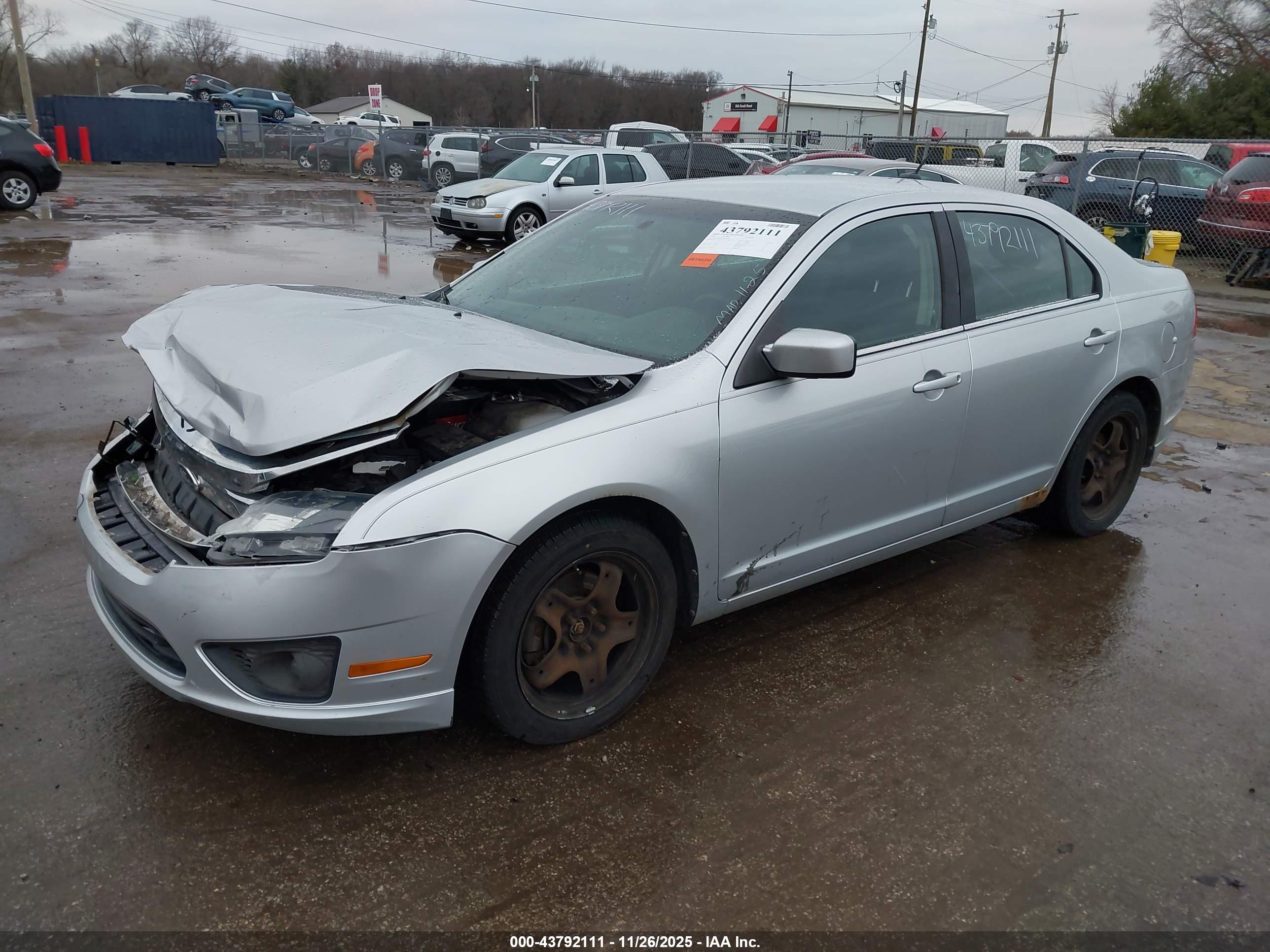 FORD FUSION image 2