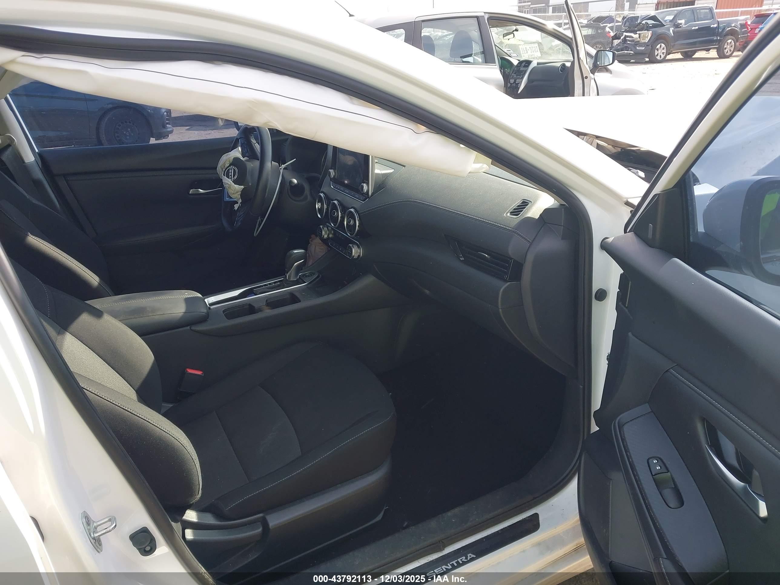 NISSAN SENTRA image 5