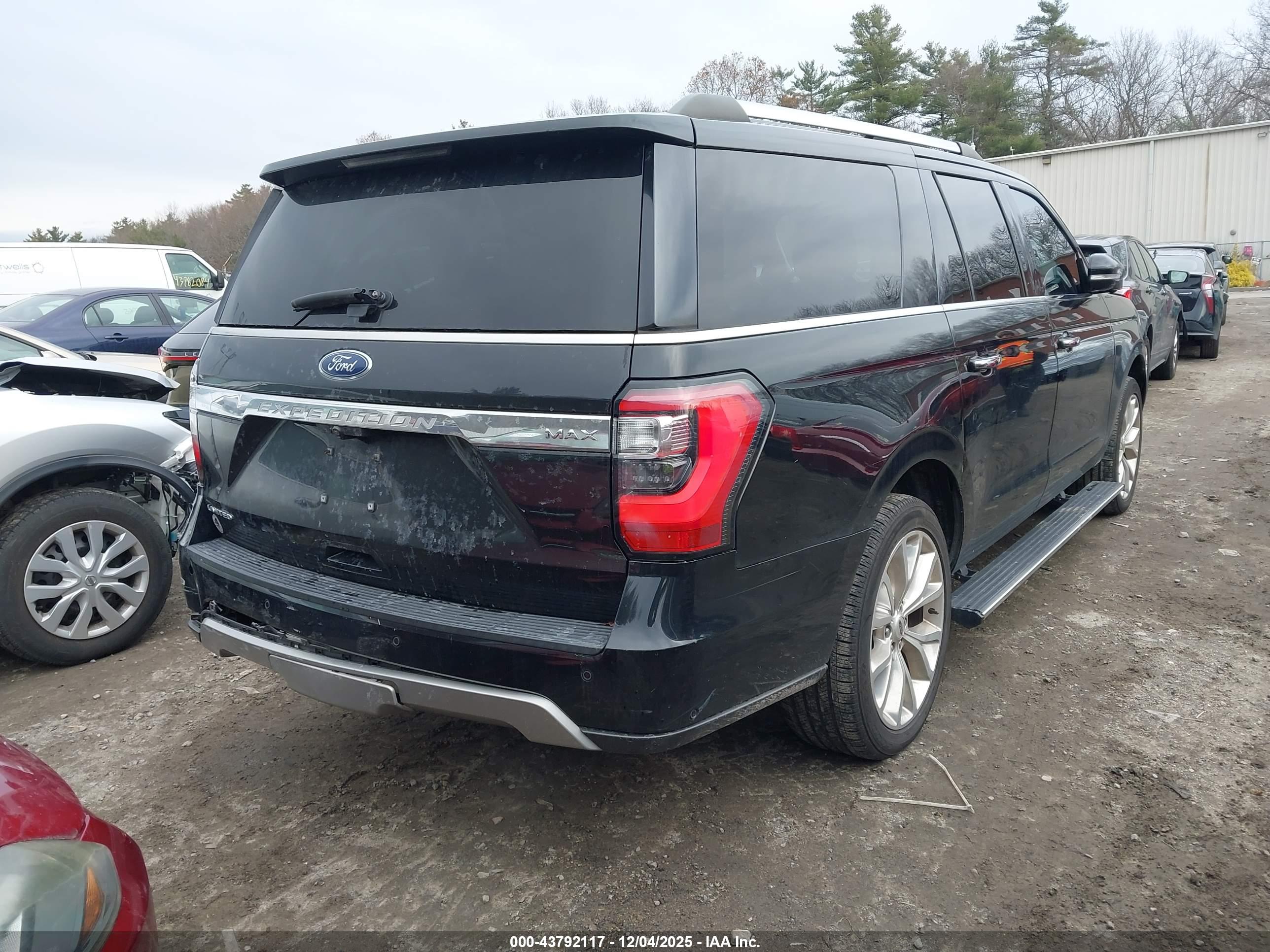 FORD EXPEDITION image 4