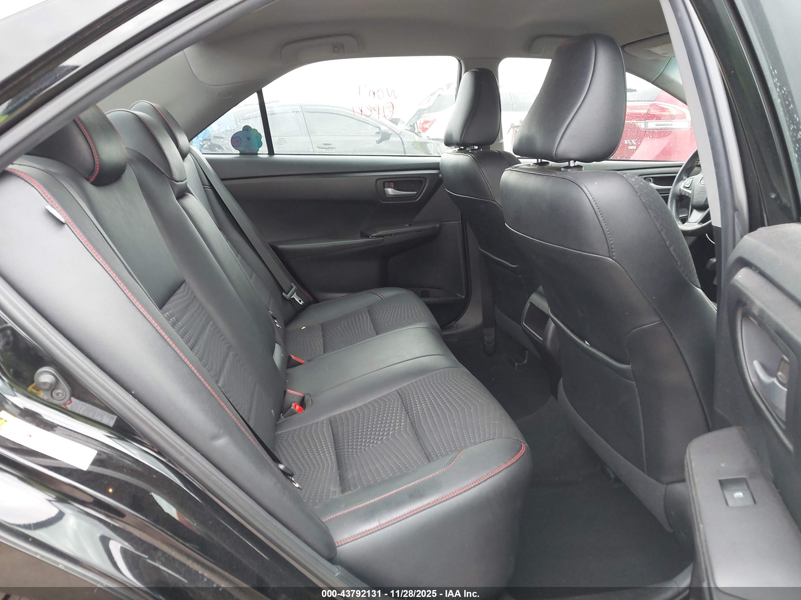 TOYOTA CAMRY image 8