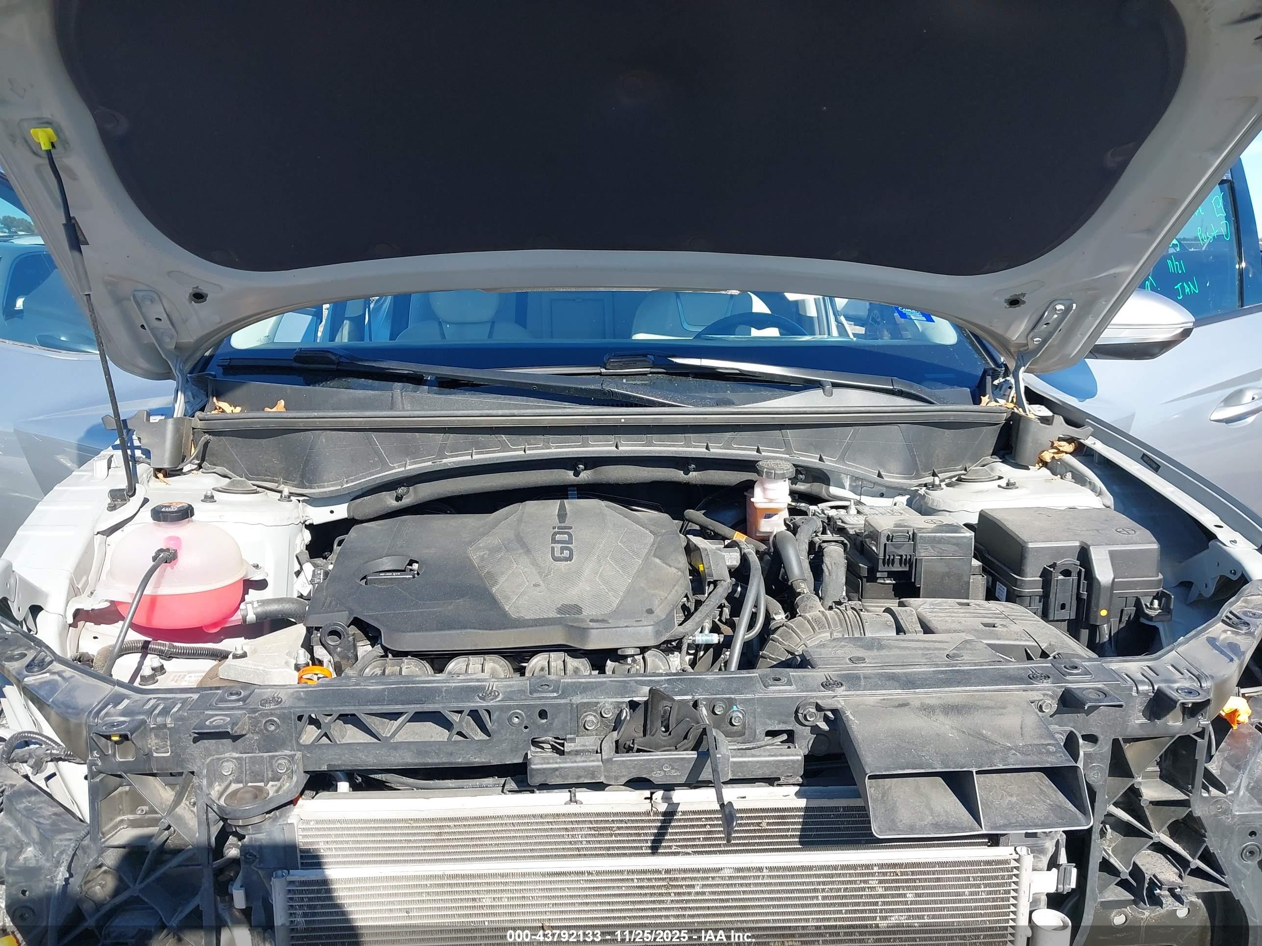 HYUNDAI TUCSON image 10