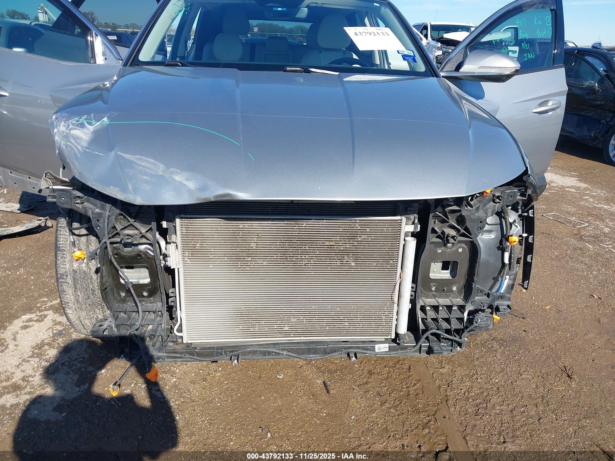 HYUNDAI TUCSON image 6