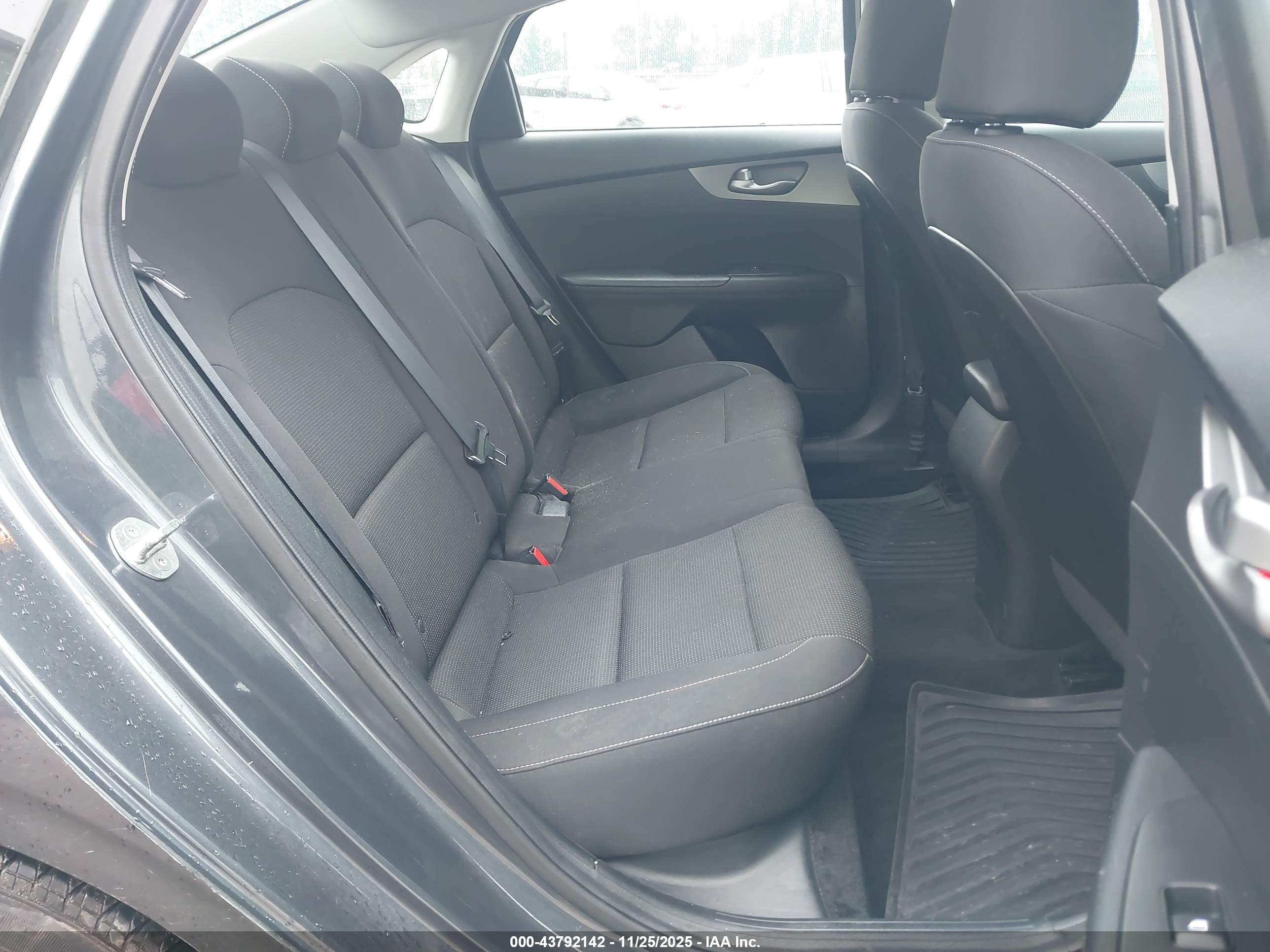KIA FORTE image 8